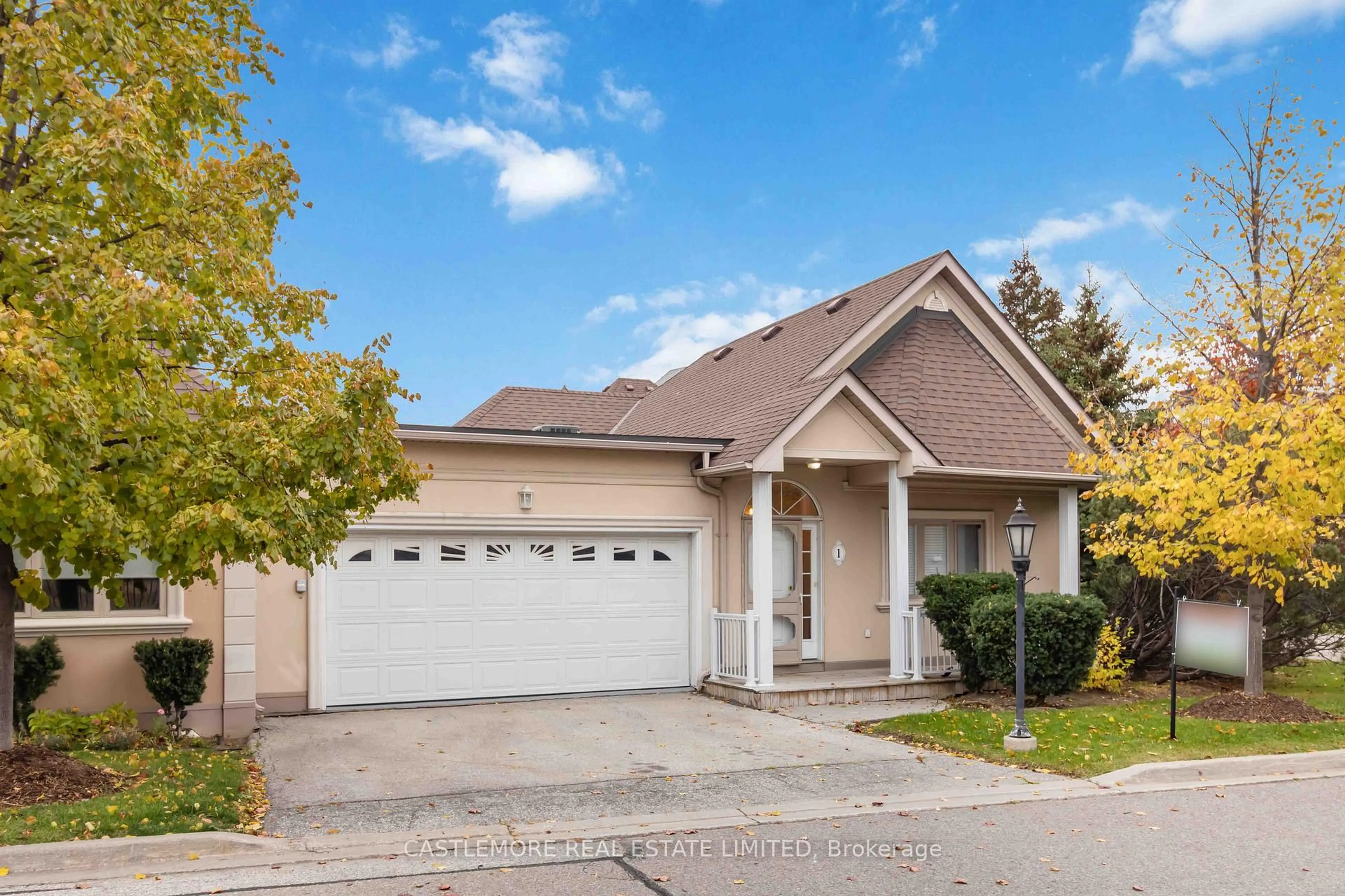 Home with vinyl exterior material, street for 1 Ferndown Cres, Brampton Ontario L6P 1C3