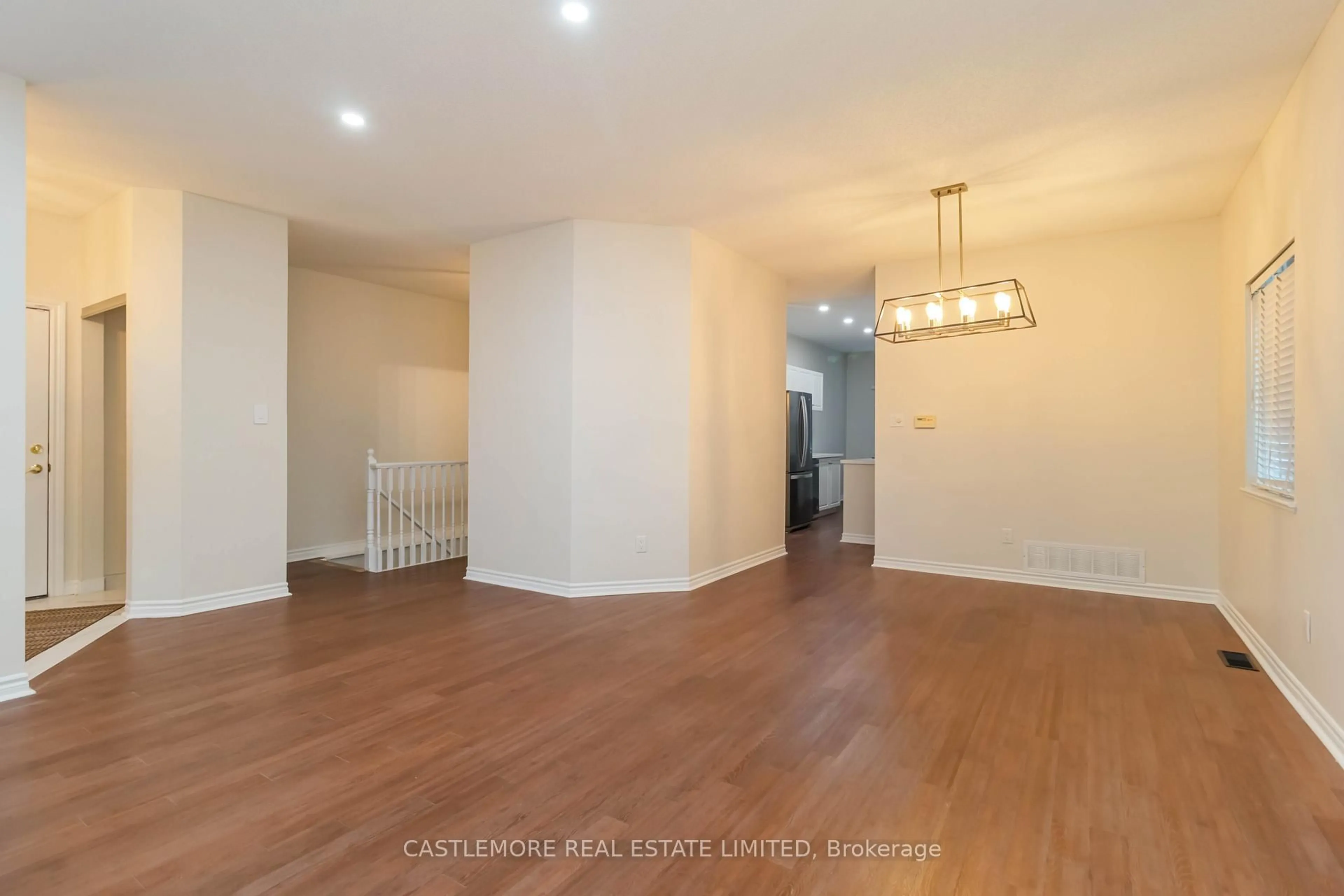 Unknown for 1 Ferndown Cres, Brampton Ontario L6P 1C3