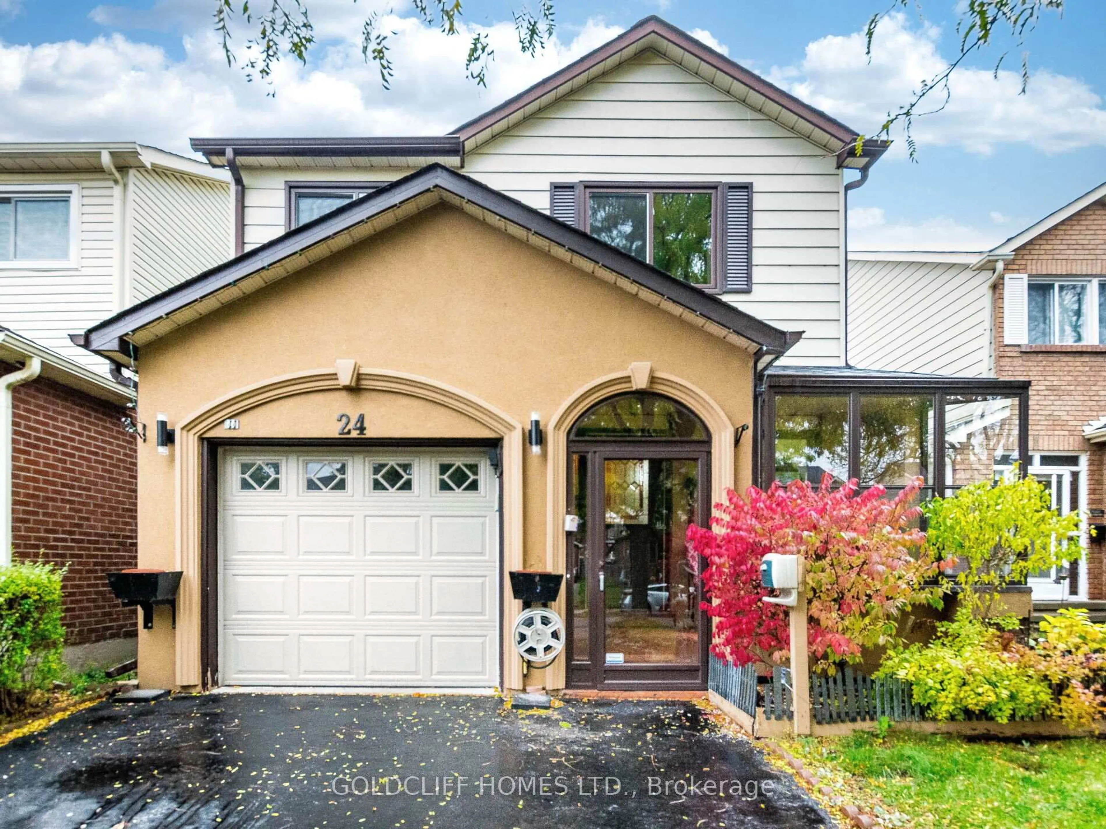 Home with vinyl exterior material, street for 24 Rowe Crt, Brampton Ontario L6X 2S2