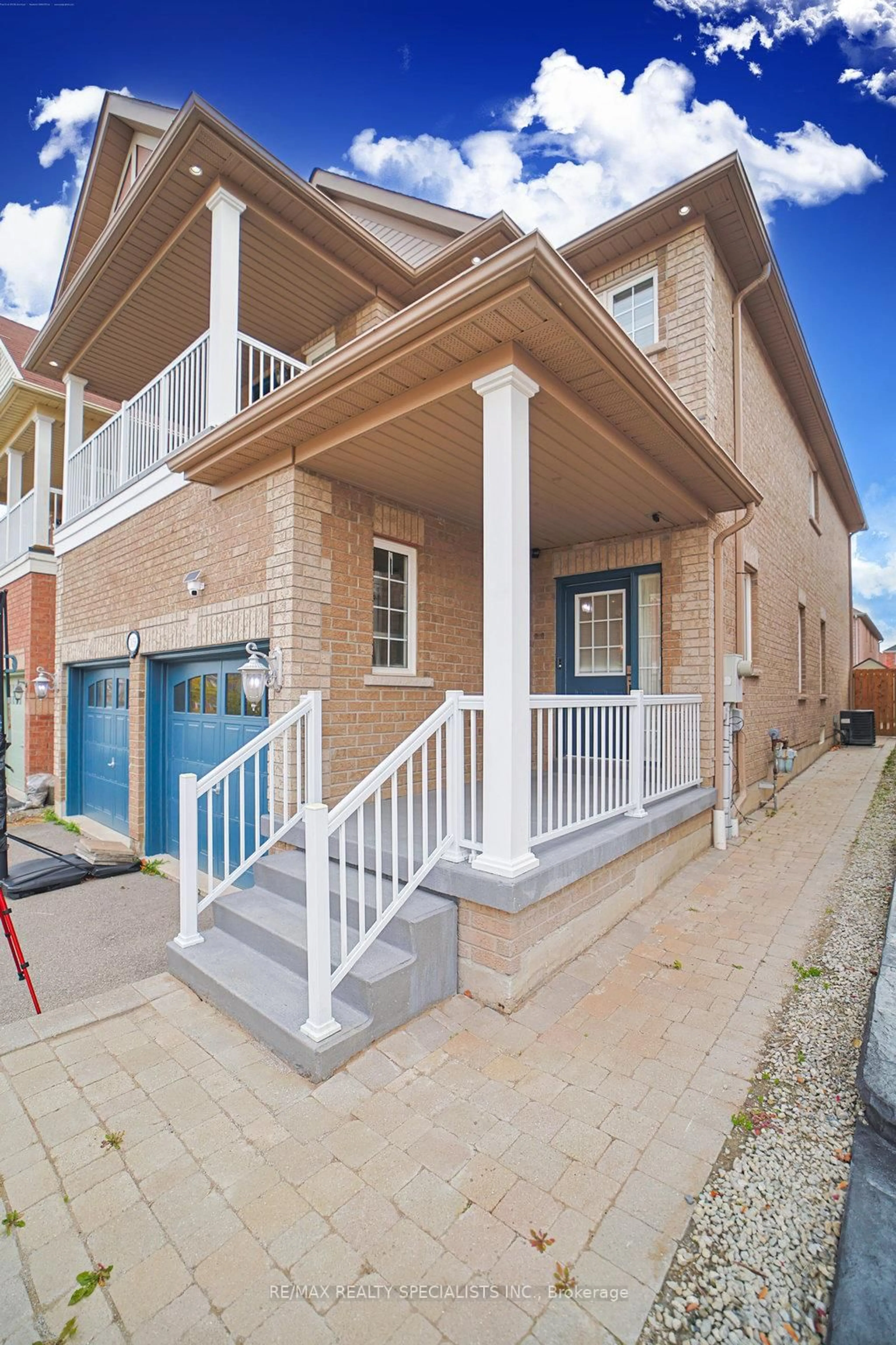 Home with brick exterior material, street for 3056 Mission Hill Dr, Mississauga Ontario L5M 0C1