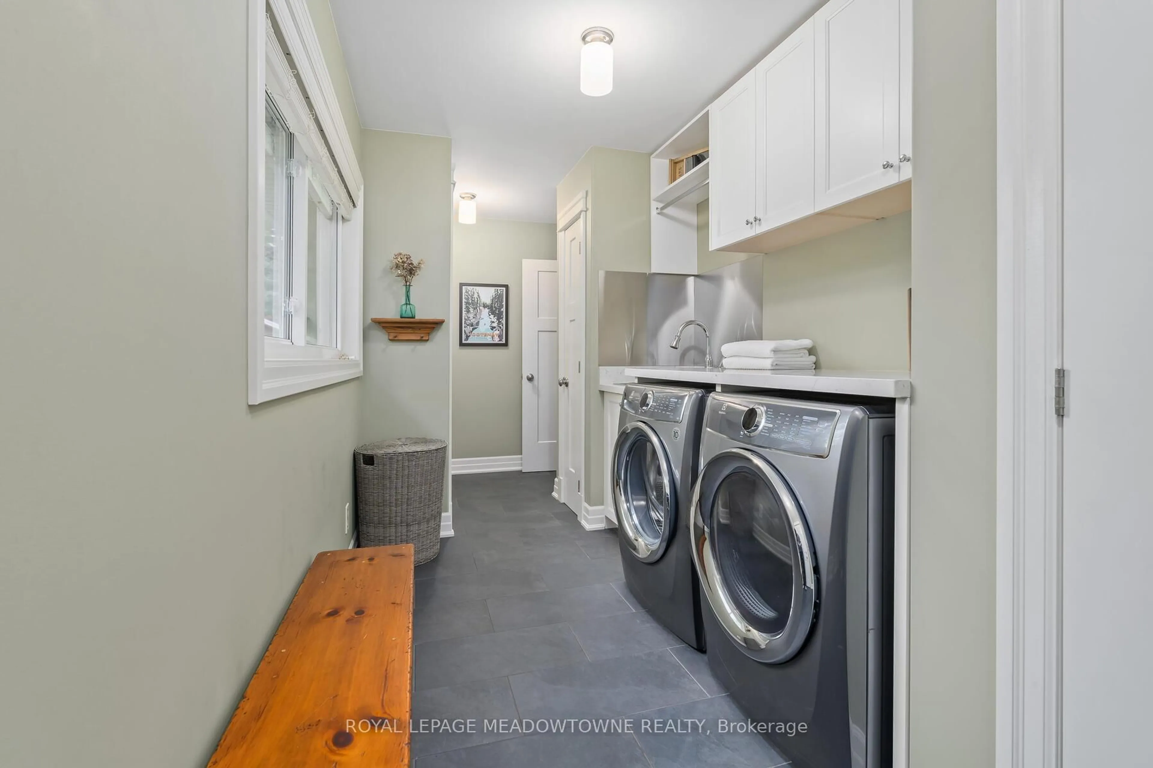 Laundry room for 13609 6 Line, Halton Hills Ontario L0P 1H0