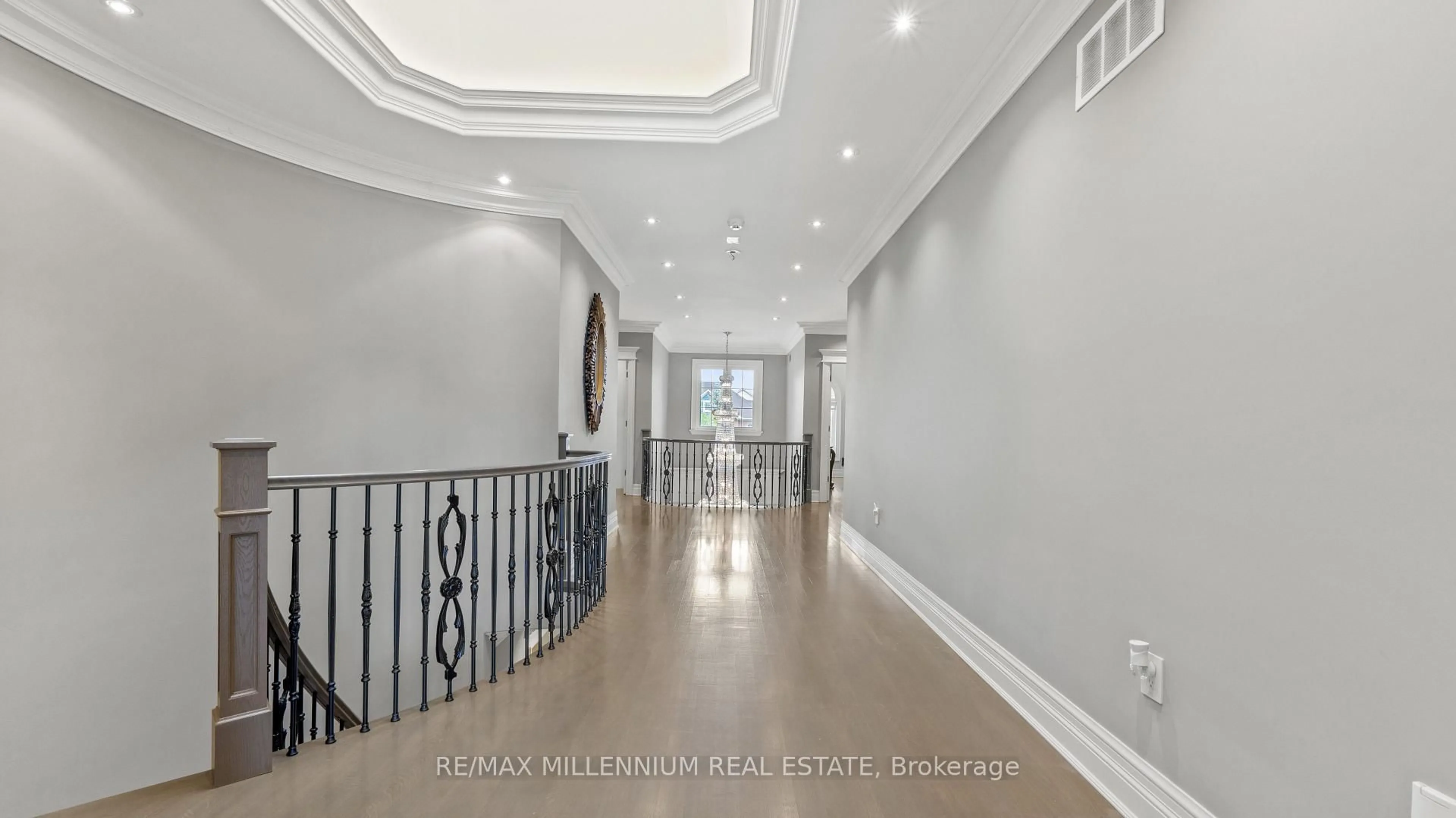 Indoor foyer for 6839 Early Settler Row, Mississauga Ontario L5W 1J5