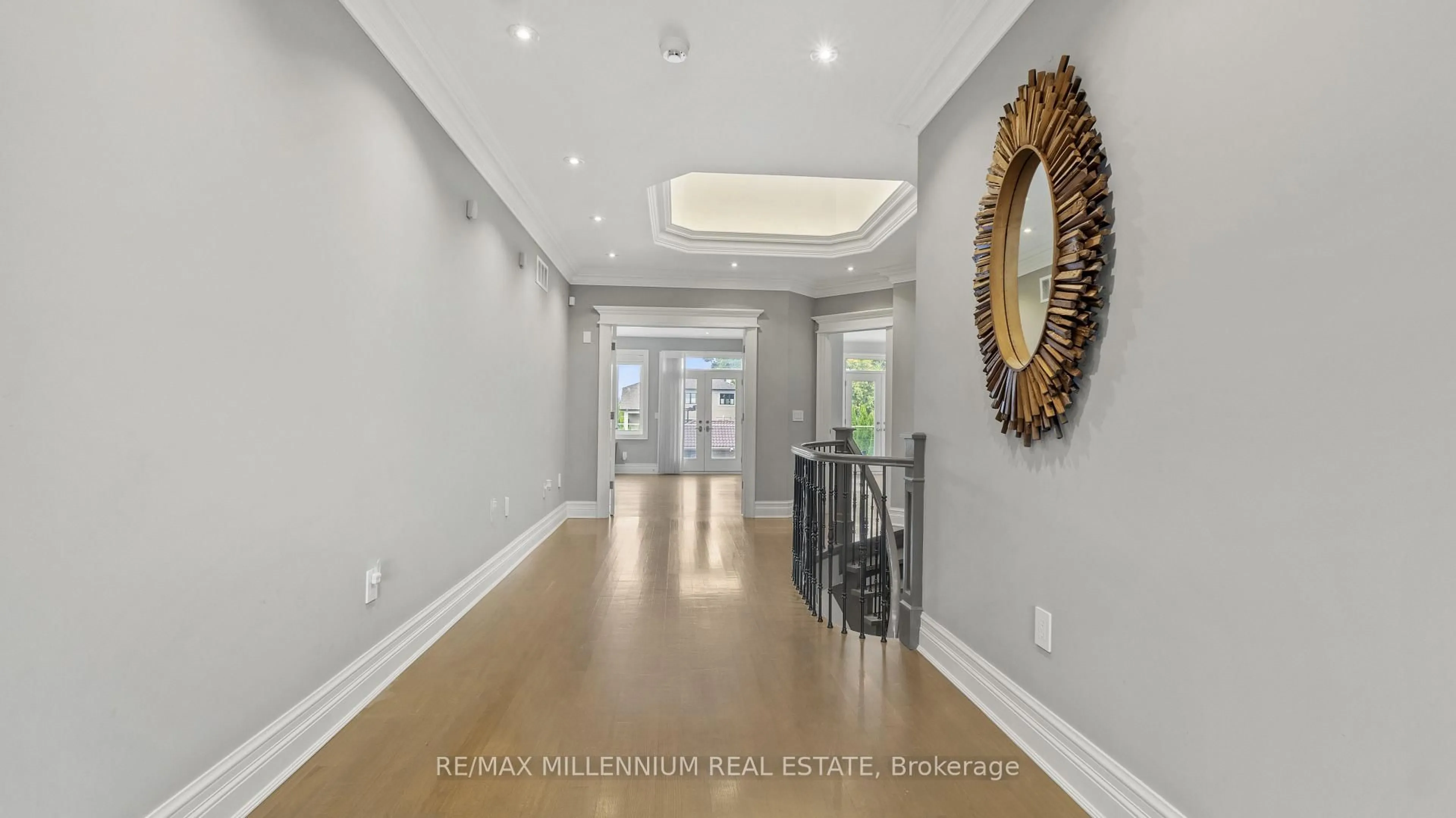 Indoor foyer for 6839 Early Settler Row, Mississauga Ontario L5W 1J5