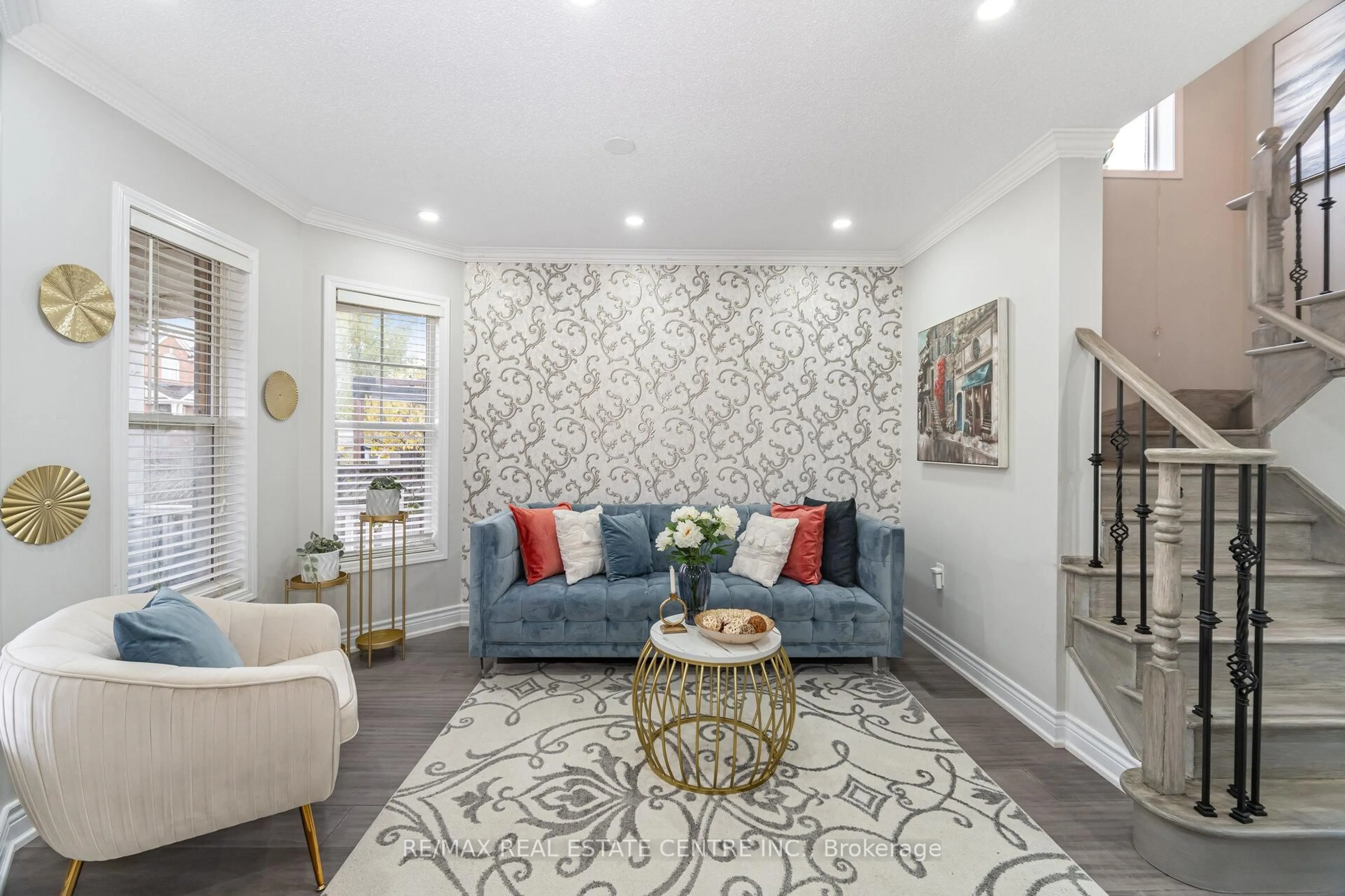 Living room with furniture, unknown for 816 Hepburn Rd, Milton Ontario L9T 0K6