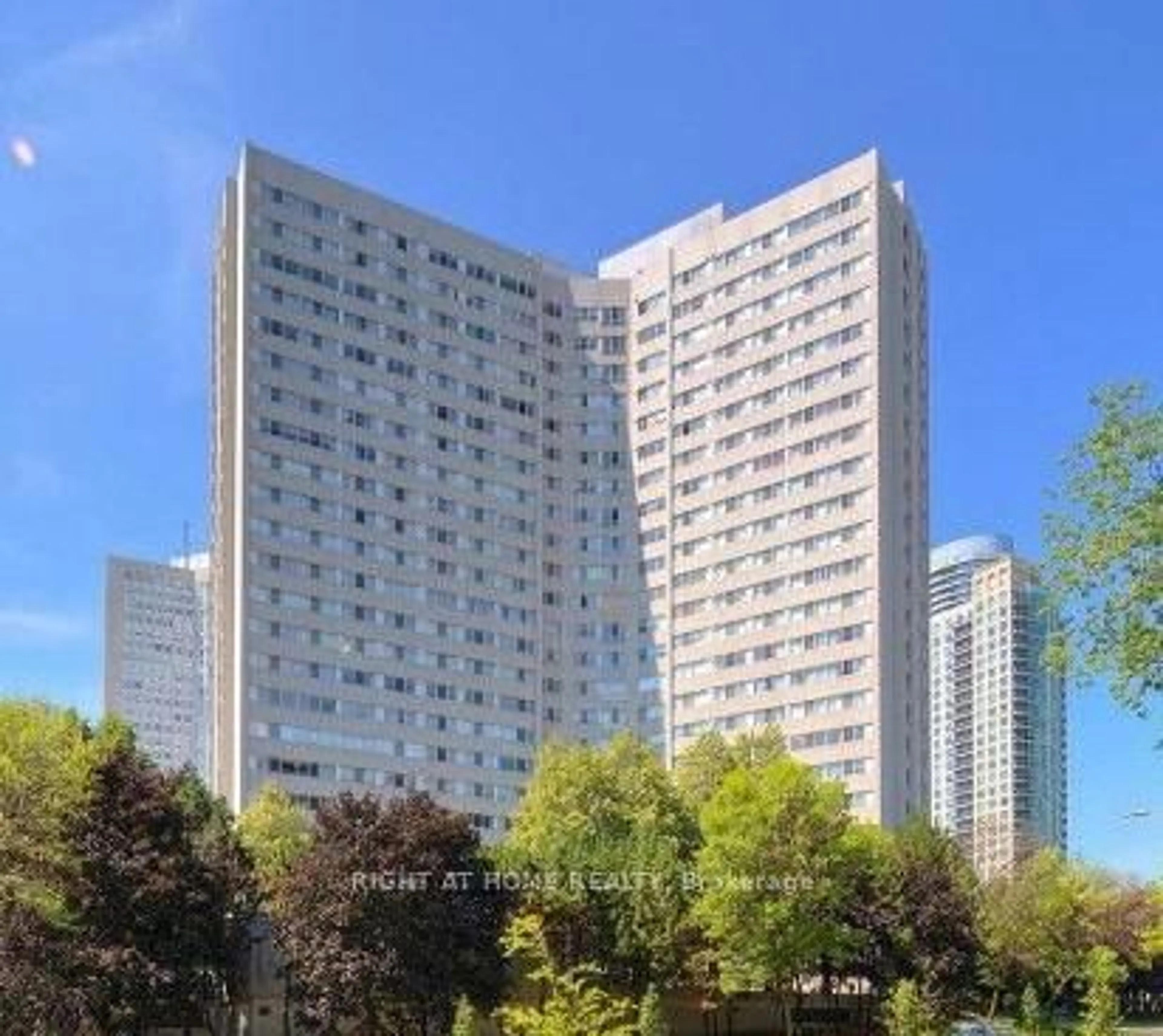 Unknown for 3700 KANEFF Cres #809, Mississauga Ontario L5A 4B8