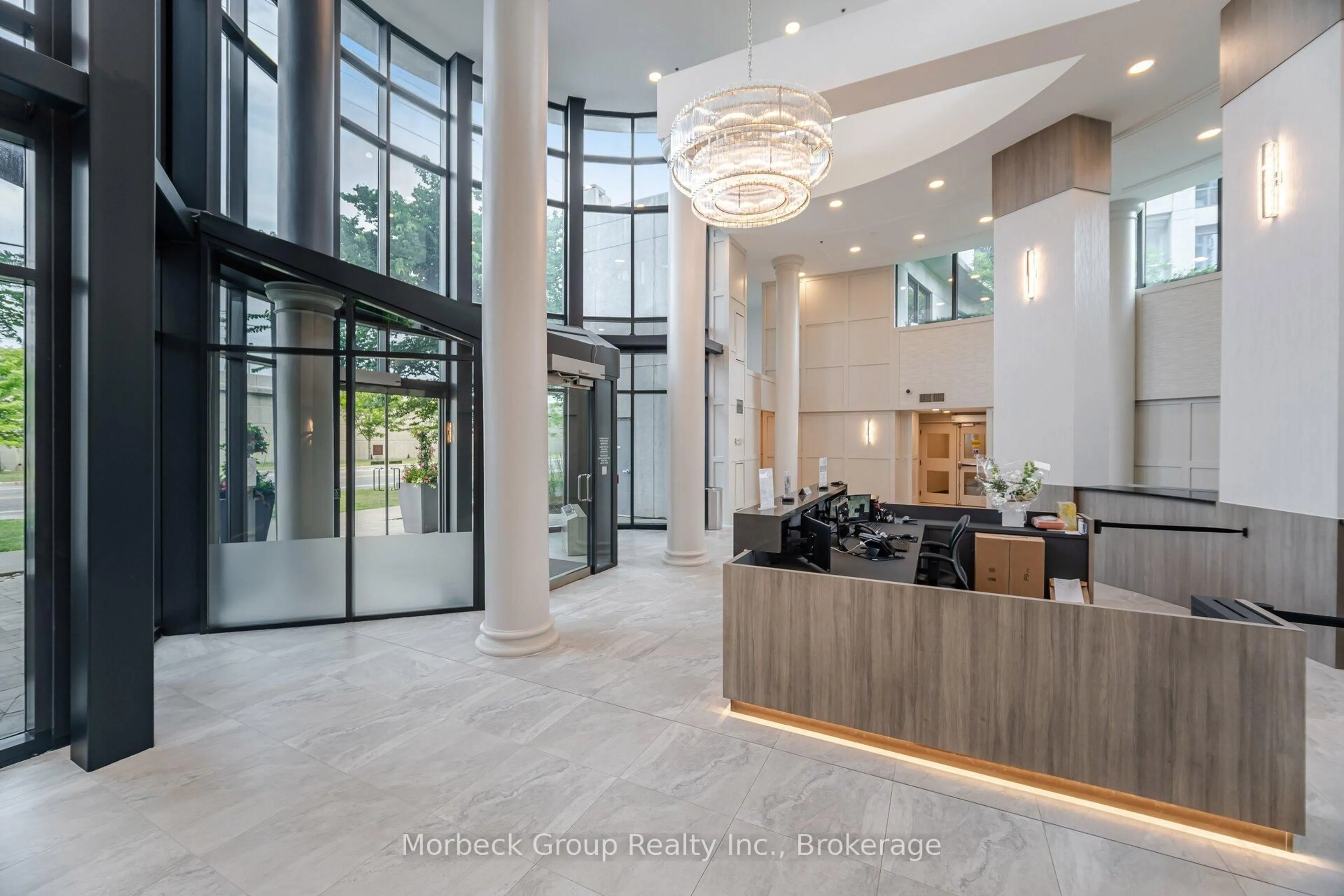 Indoor foyer for 2083 Lake Shore Blvd #1413, Toronto Ontario M8V 4G2