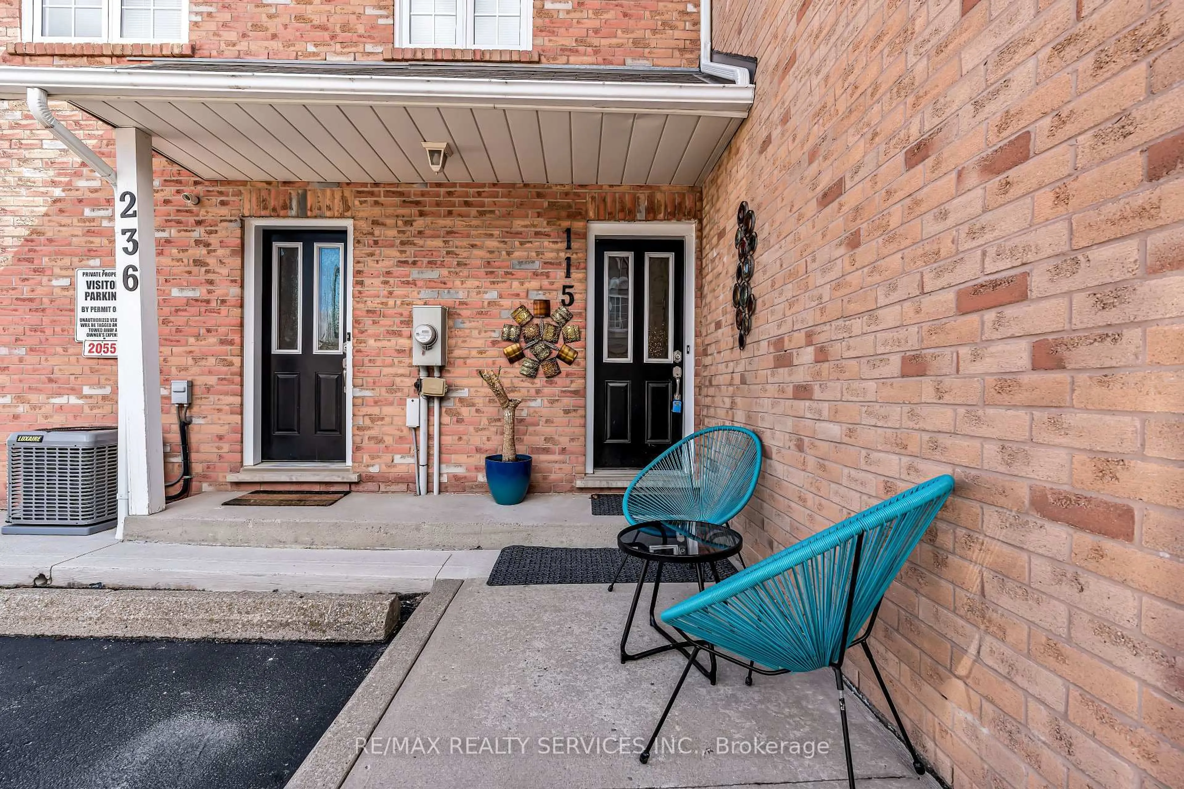 Patio, street for 2055 Walkers Line #115, Burlington Ontario L7M 4B5