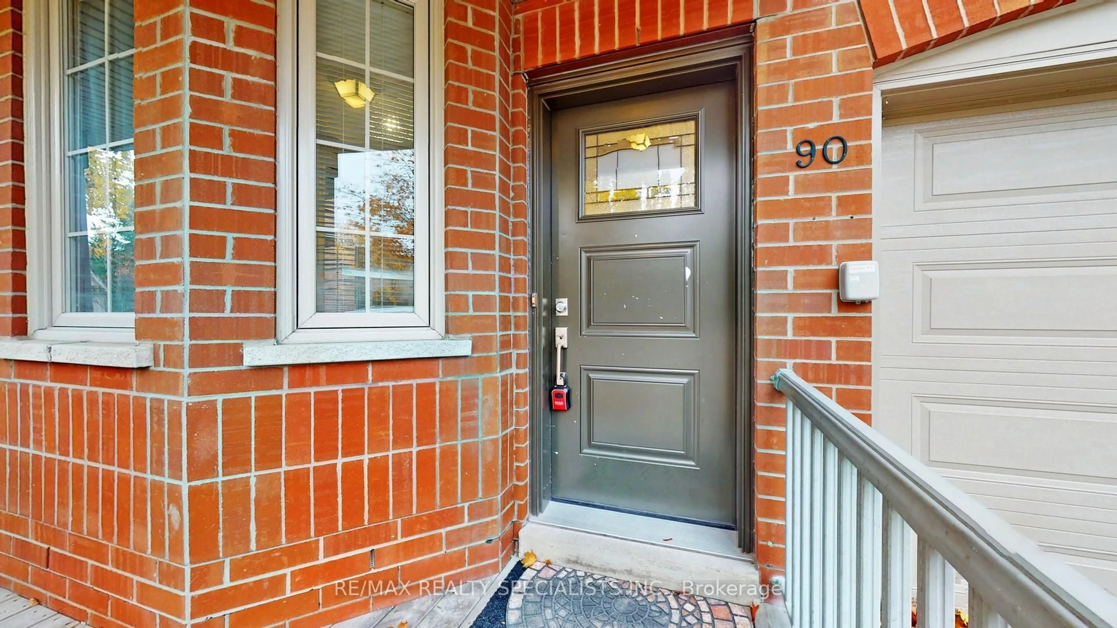 Indoor entryway for 5223 Fairford Cres #90, Mississauga Ontario L5V 2M6