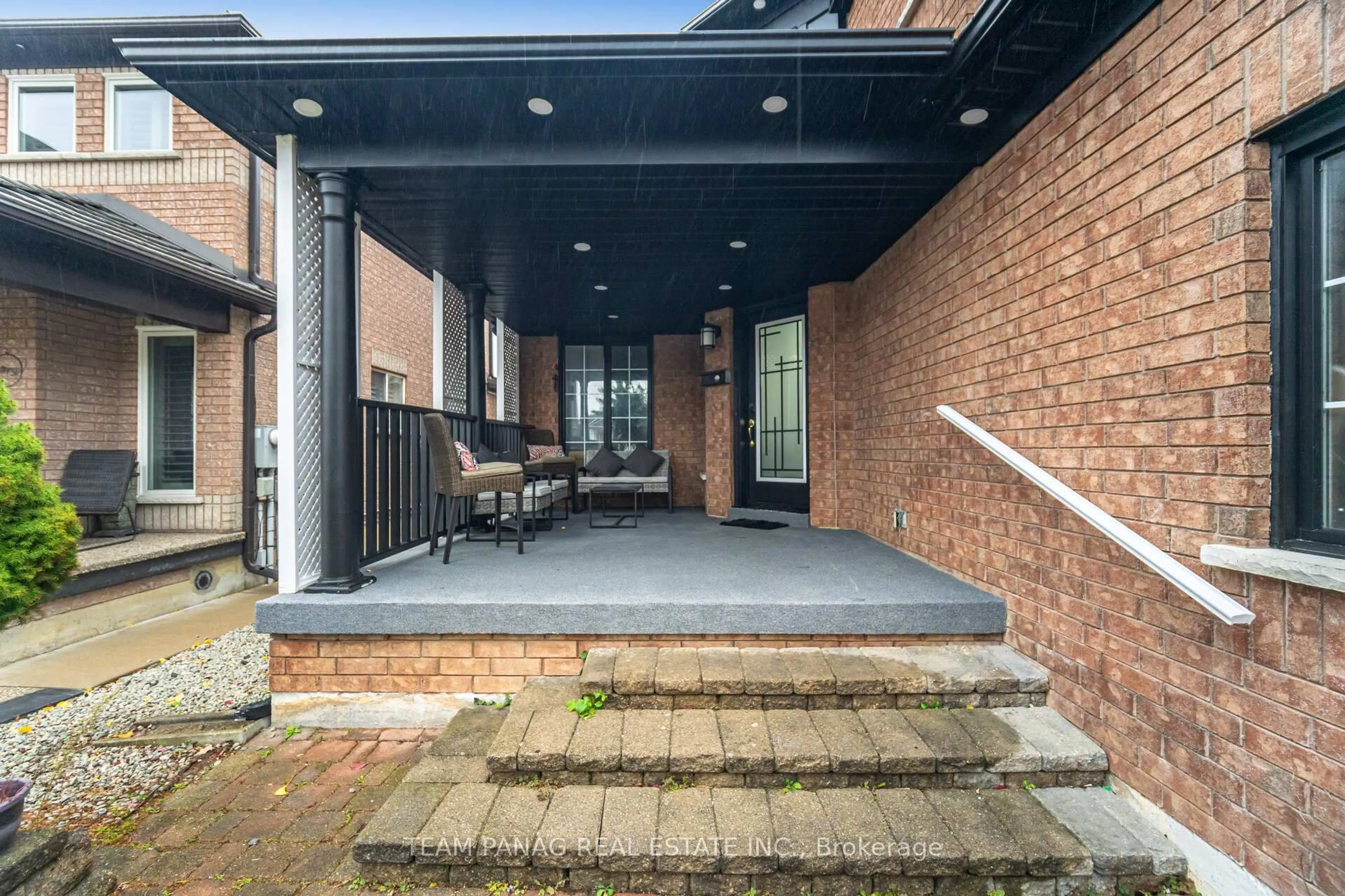 Patio, street for 84 Porchlight Rd, Brampton Ontario L6X 4R9