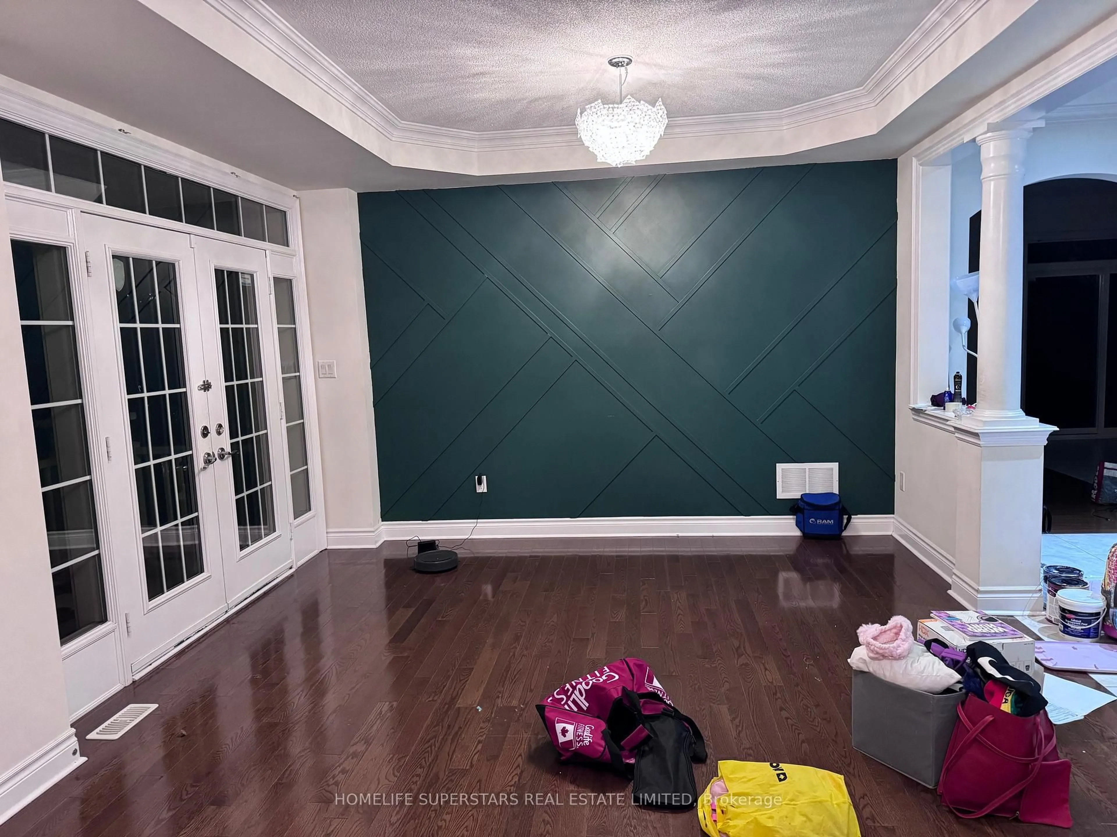 A pic of a room for 1 Strathdale Rd, Brampton Ontario L6P 2X6