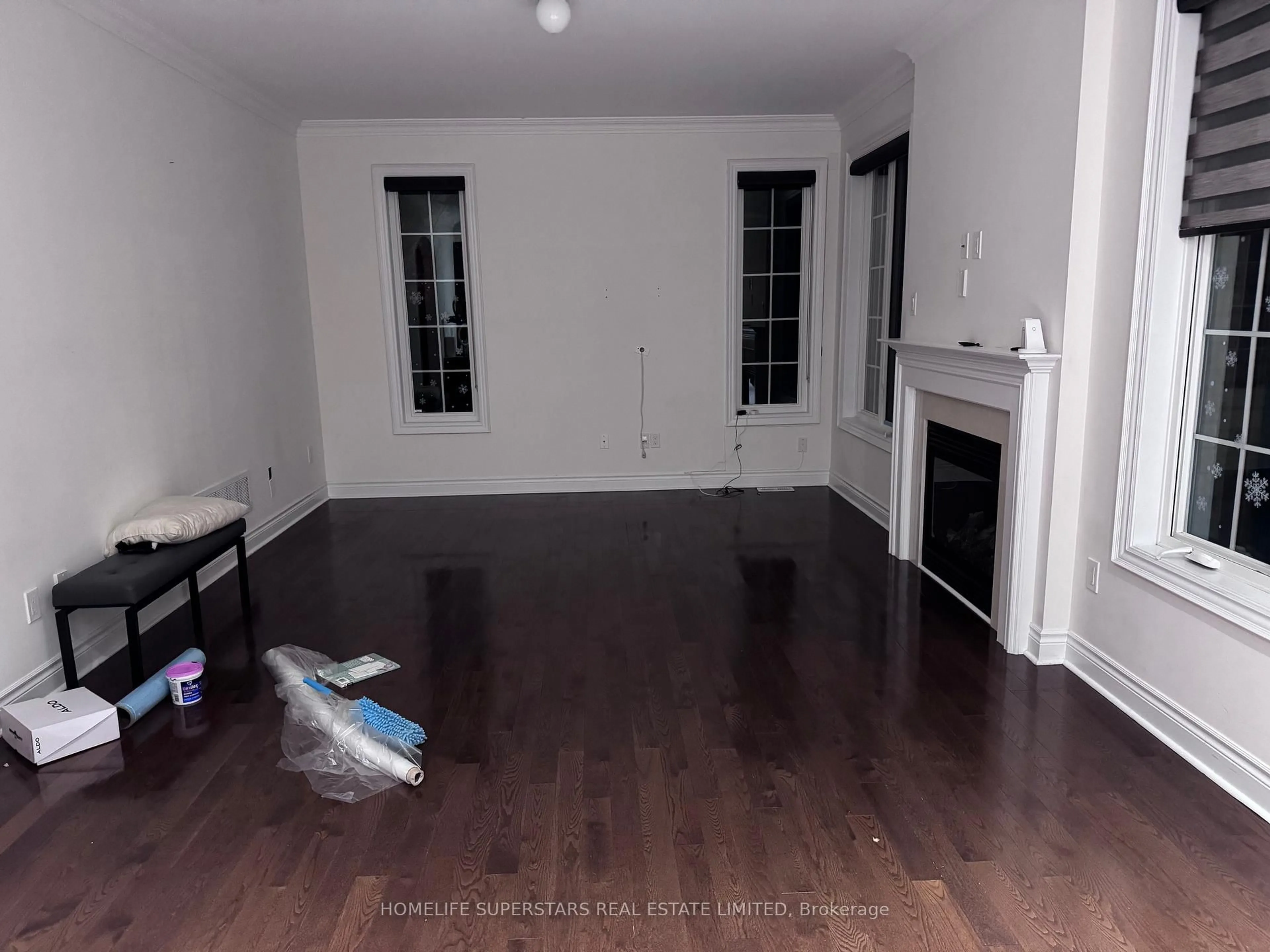 A pic of a room for 1 Strathdale Rd, Brampton Ontario L6P 2X6