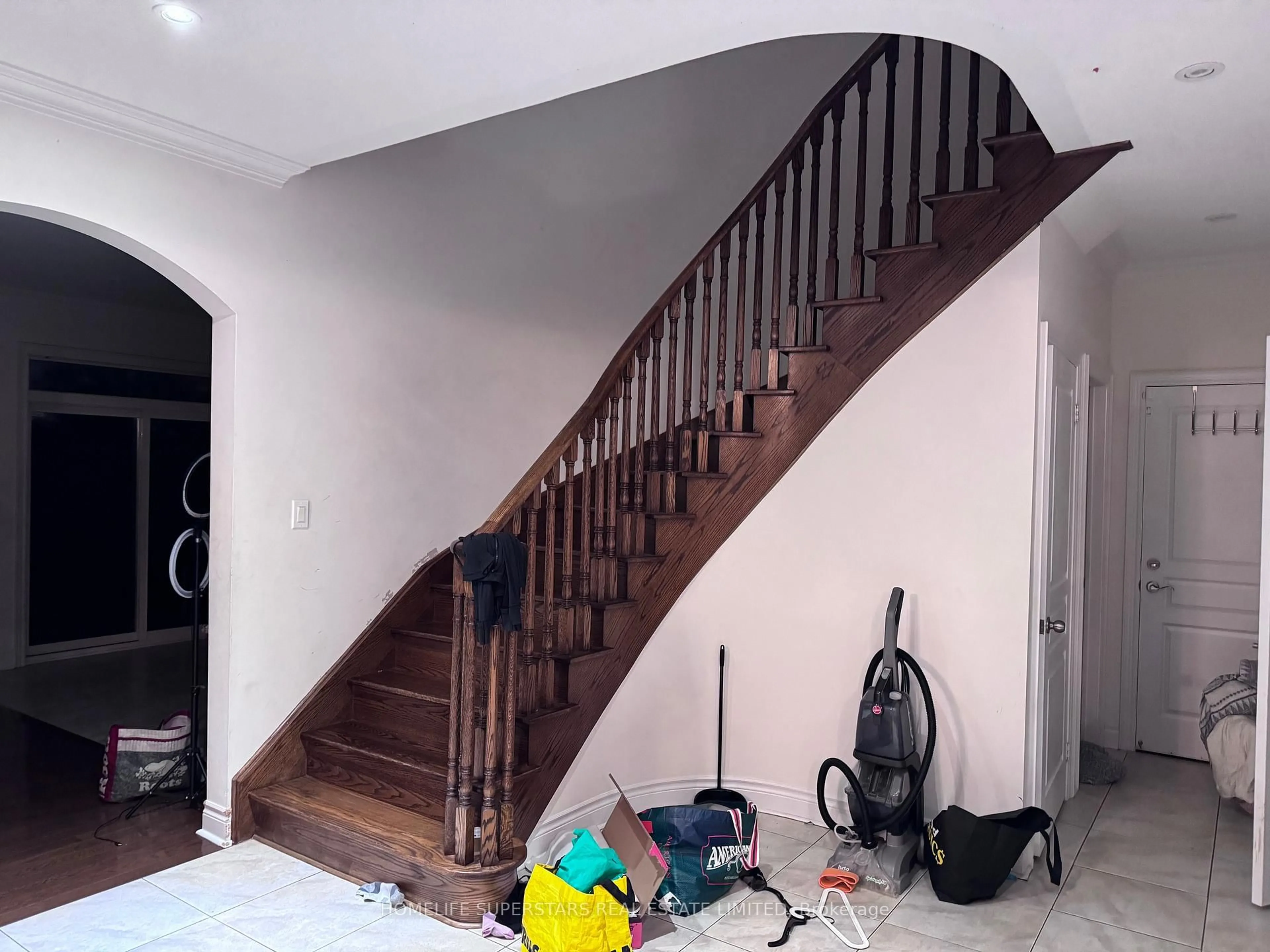 Stairs for 1 Strathdale Rd, Brampton Ontario L6P 2X6