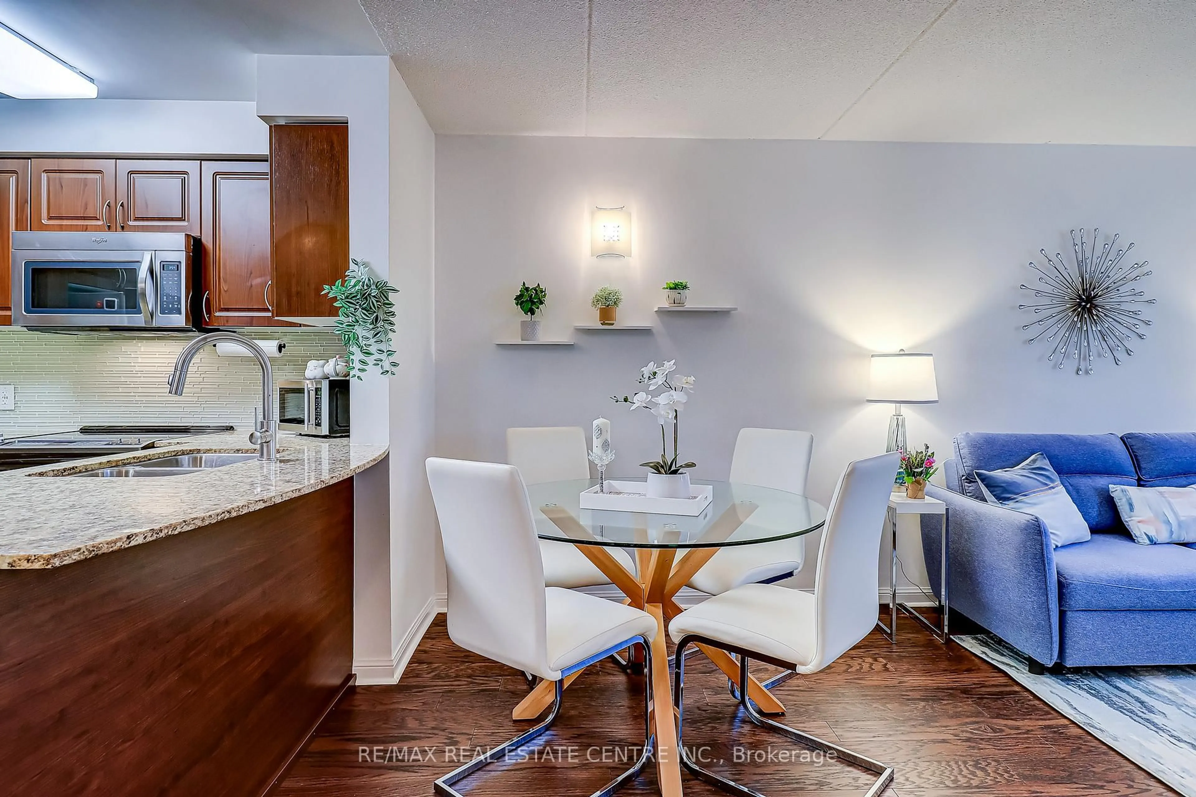 Dining room, ceramic/tile floor for 50 Via Rosedale Way #216, Brampton Ontario L6R 3Z7