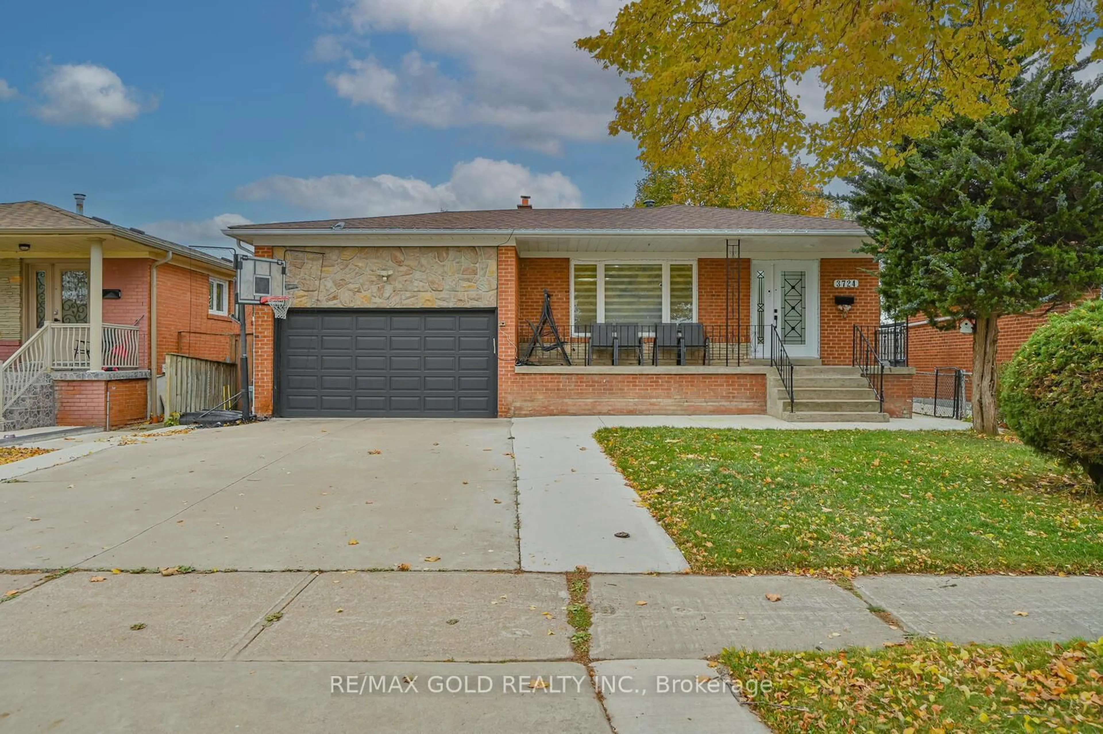Home with brick exterior material, street for 3724 Darla Dr, Mississauga Ontario L4T 2C9