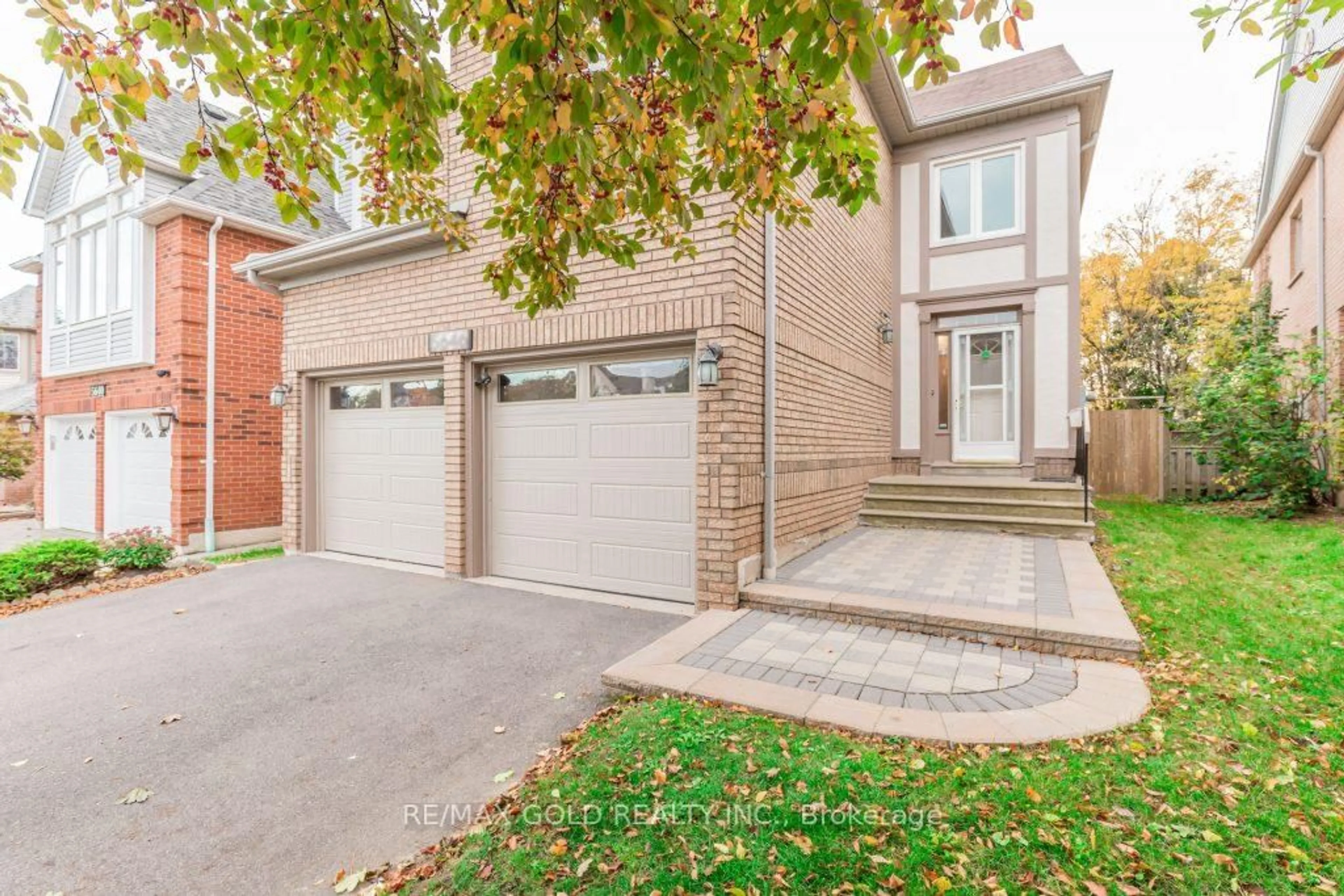 Home with brick exterior material, street for 5646 Bell Harbour Dr, Mississauga Ontario L5M 5J3