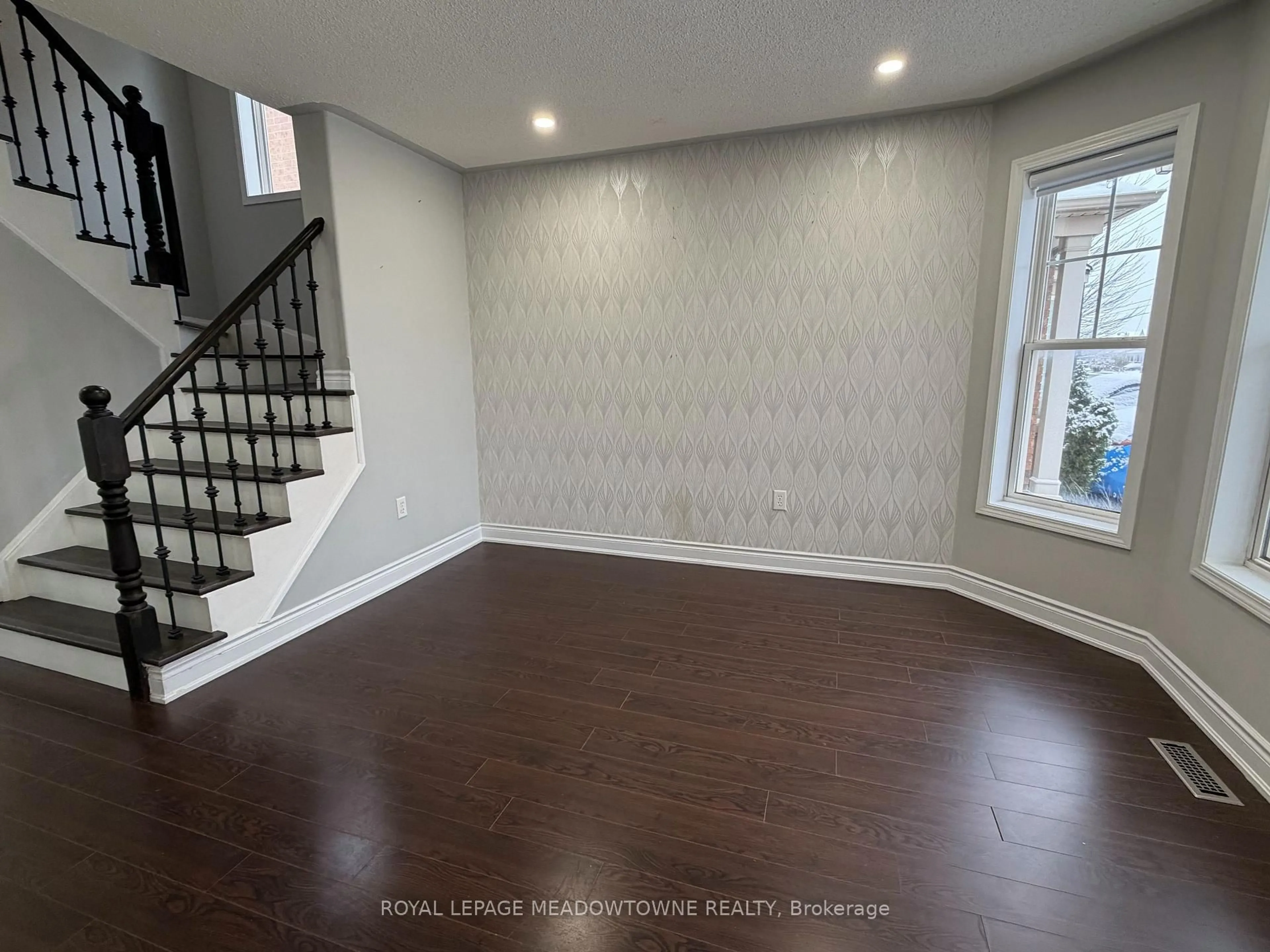 A pic of a room for 843 Thompson Rd, Milton Ontario L9T 6Y8