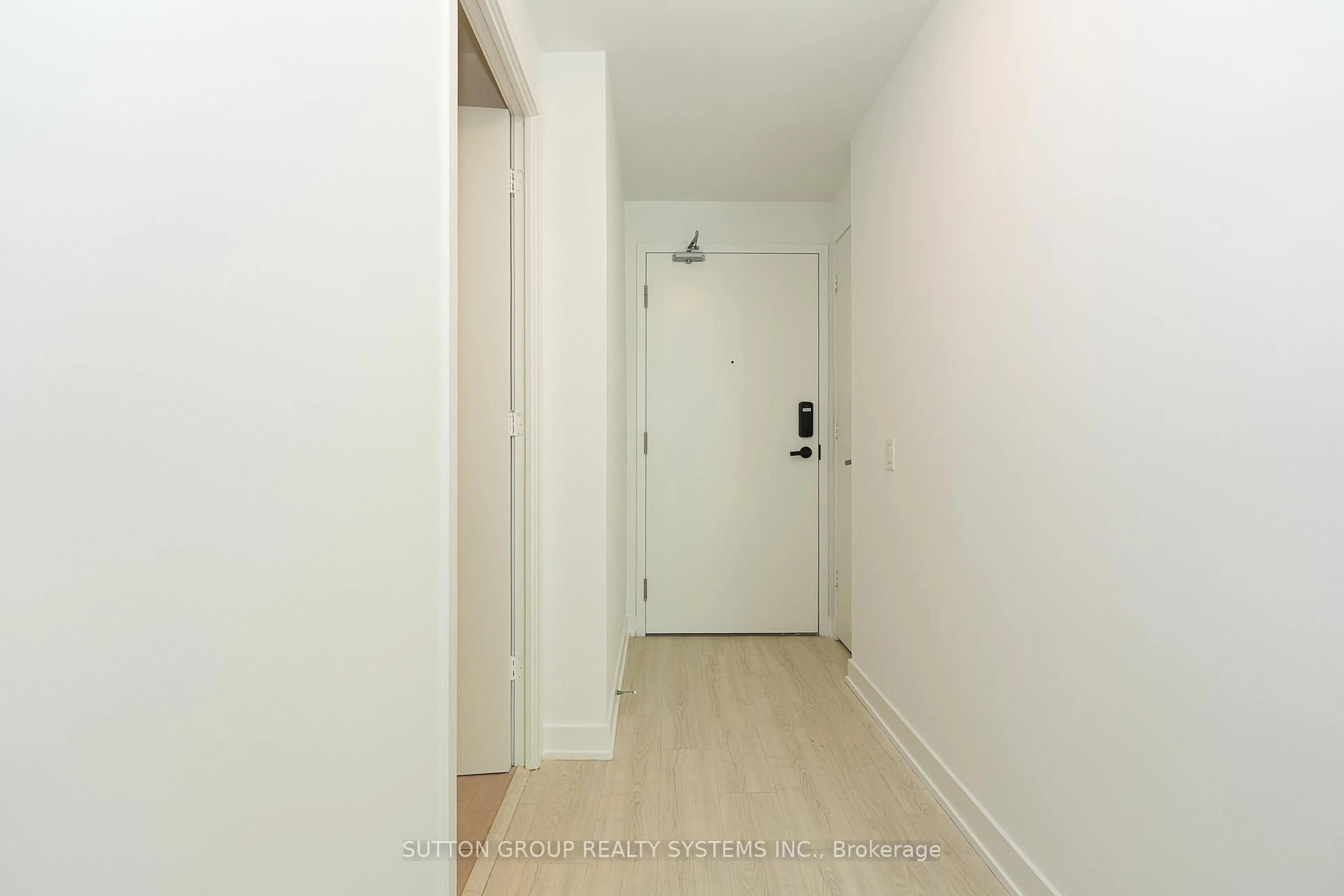 A pic of a room for 3883 Quartz Rd #520, Mississauga Ontario L5B 0M4