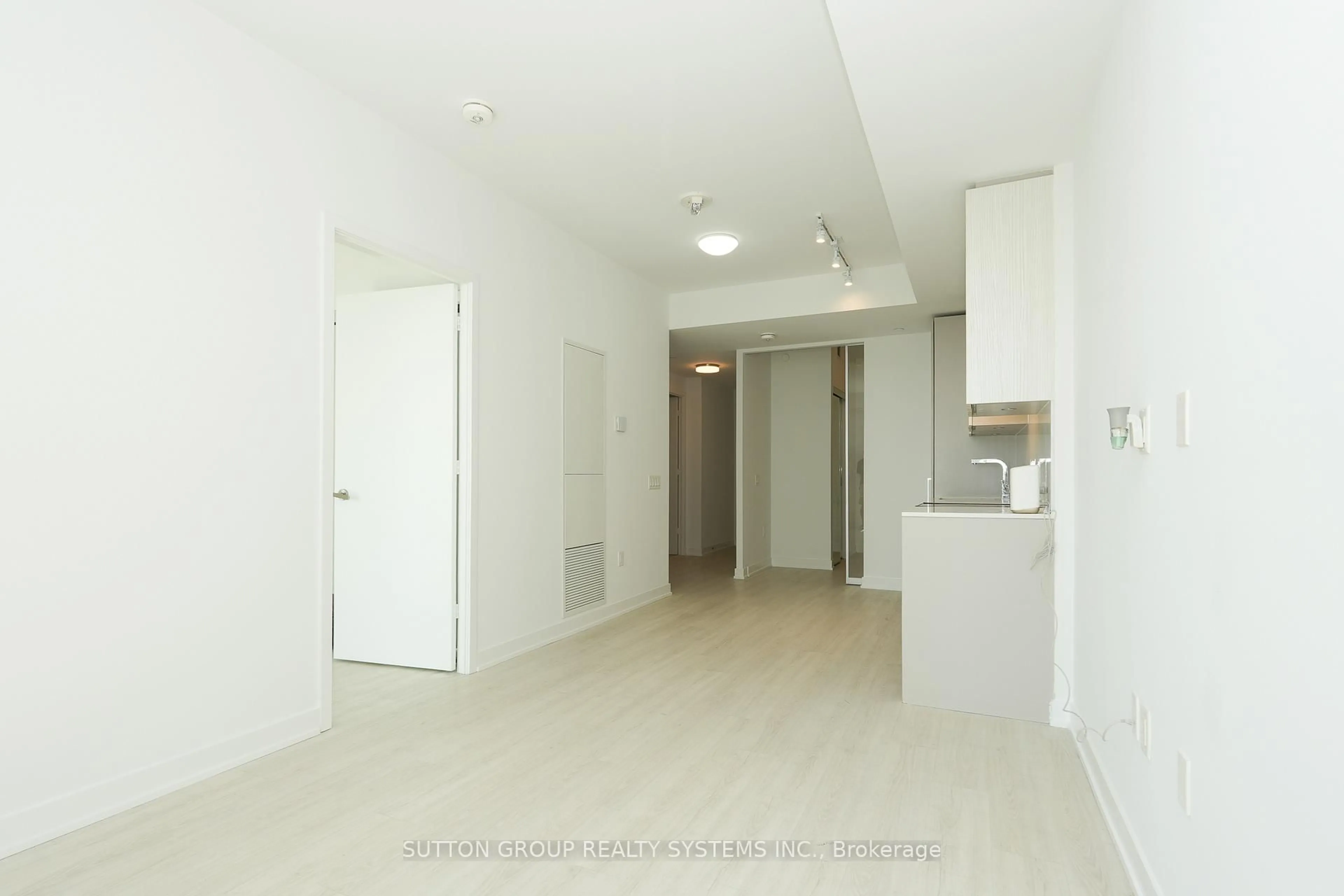 Unknown for 3883 Quartz Rd #520, Mississauga Ontario L5B 0M4