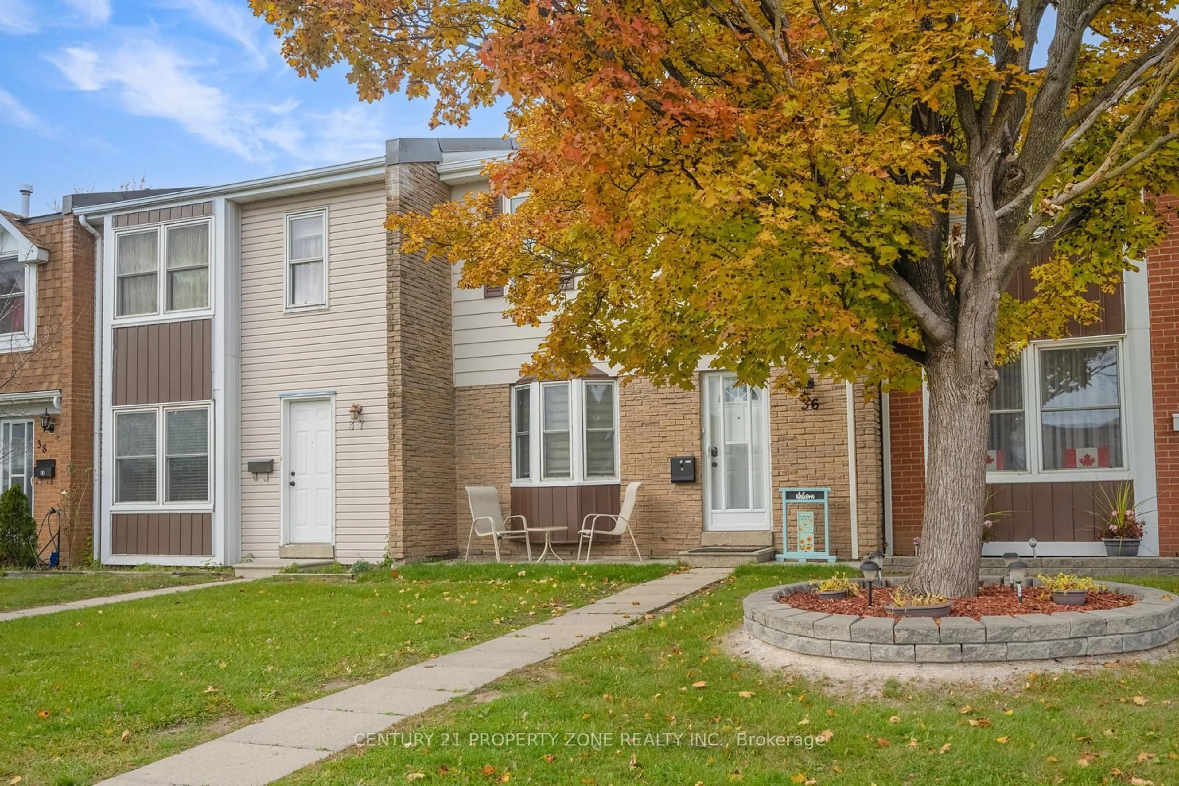 Home with vinyl exterior material, street for 1020 CENTRAL PARK Dr #36, Brampton Ontario L6S 3J5