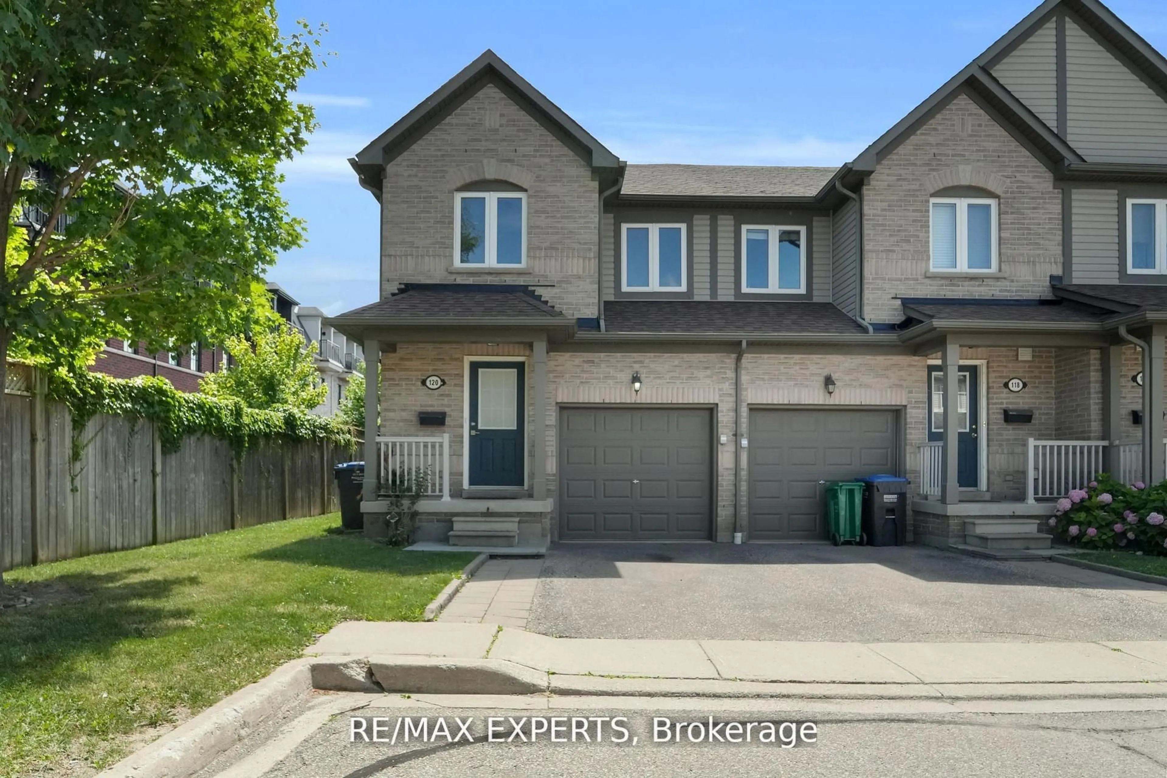 A pic from outside/outdoor area/front of a property/back of a property/a pic from drone, street for 86 Joymar Dr #120, Mississauga Ontario L5M 7Z6