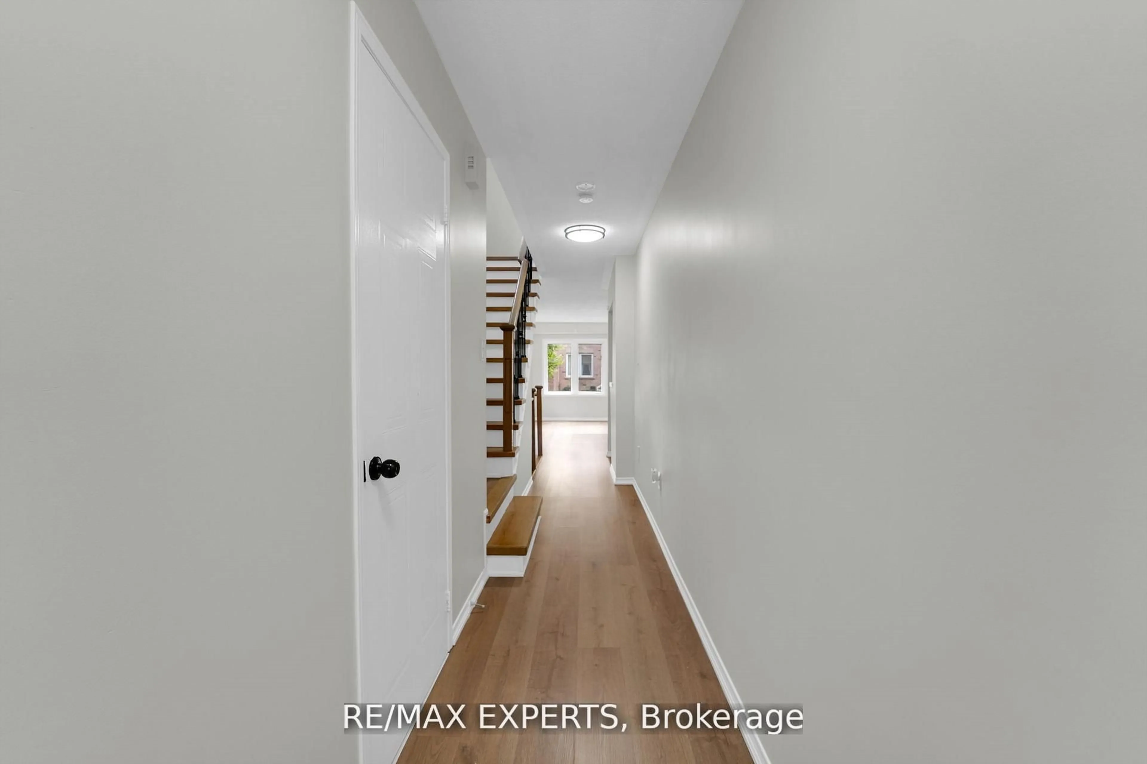 Indoor entryway for 86 Joymar Dr #120, Mississauga Ontario L5M 7Z6