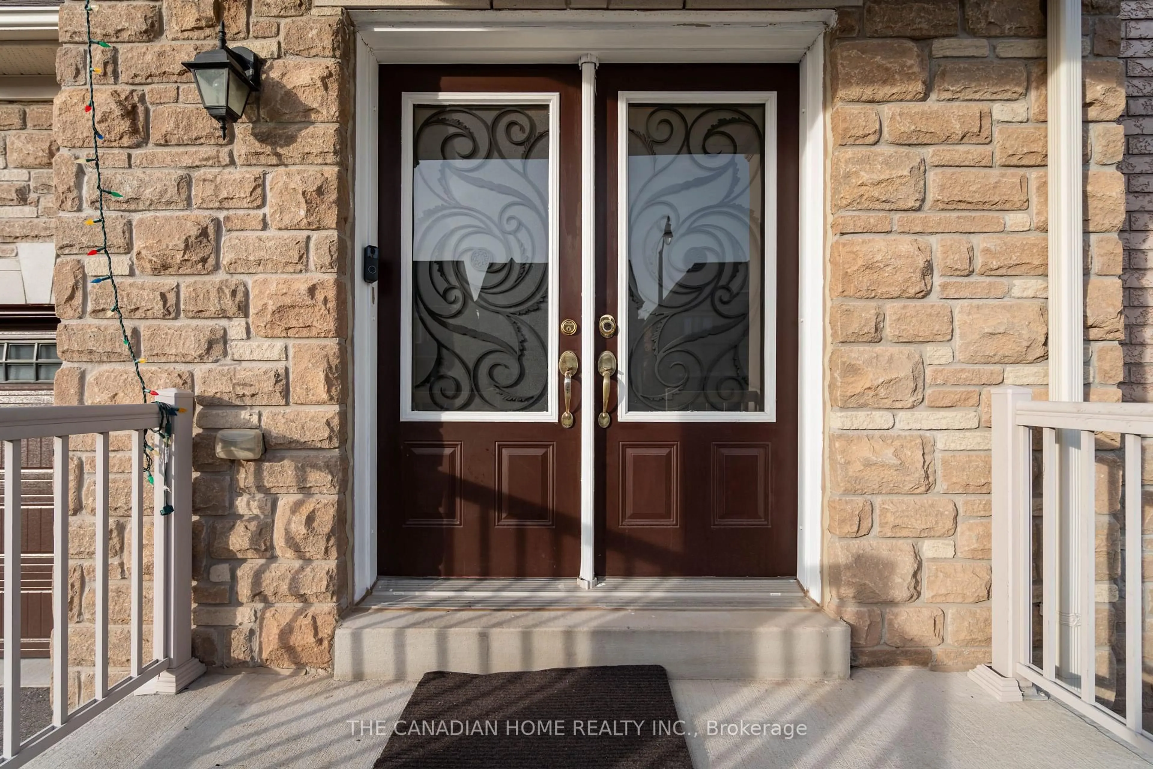 Indoor entryway for 13 Templar St, Brampton Ontario L6Y 2Y2