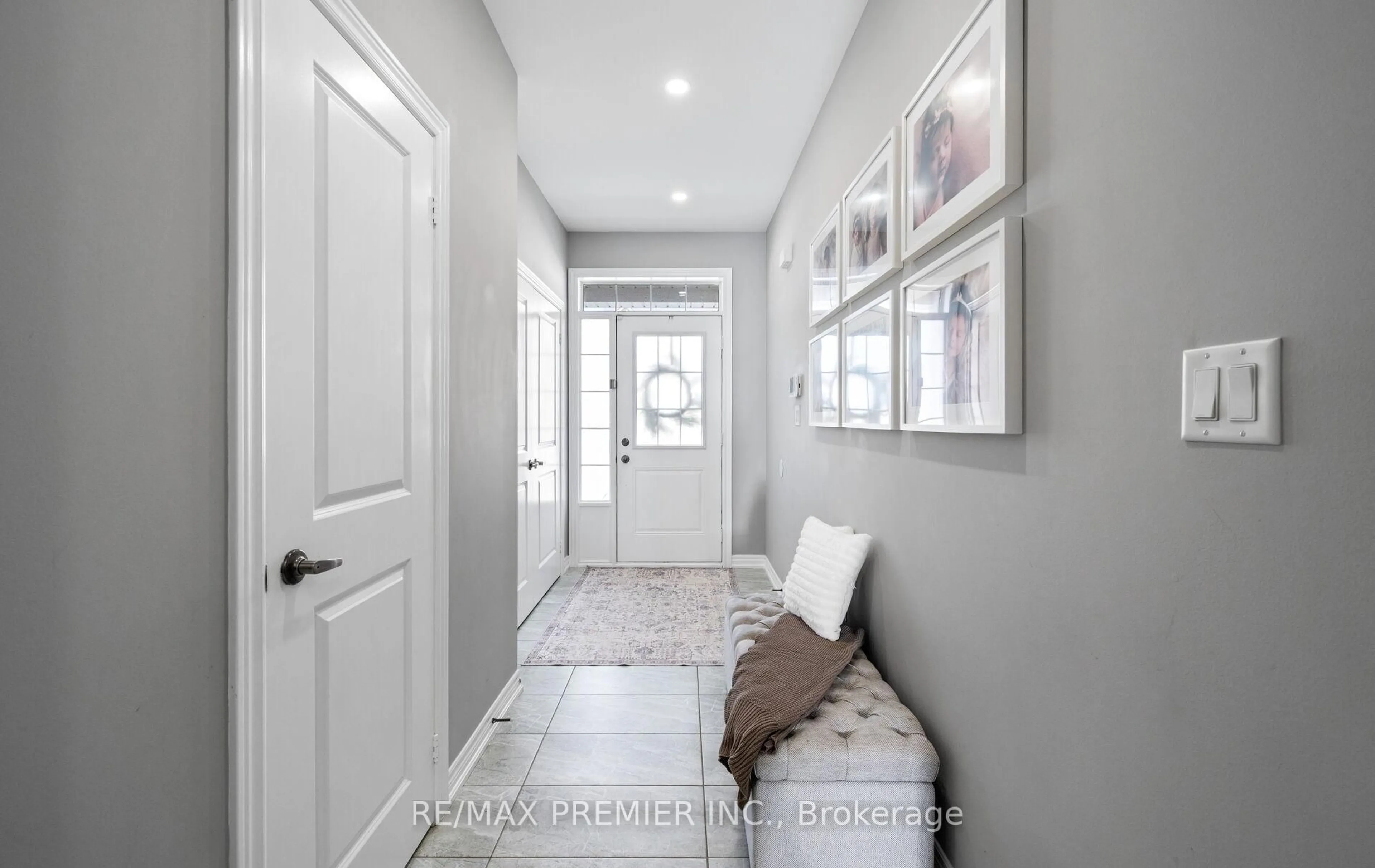 Indoor entryway for 66 True Blue Cres, Caledon Ontario L7E 4K7