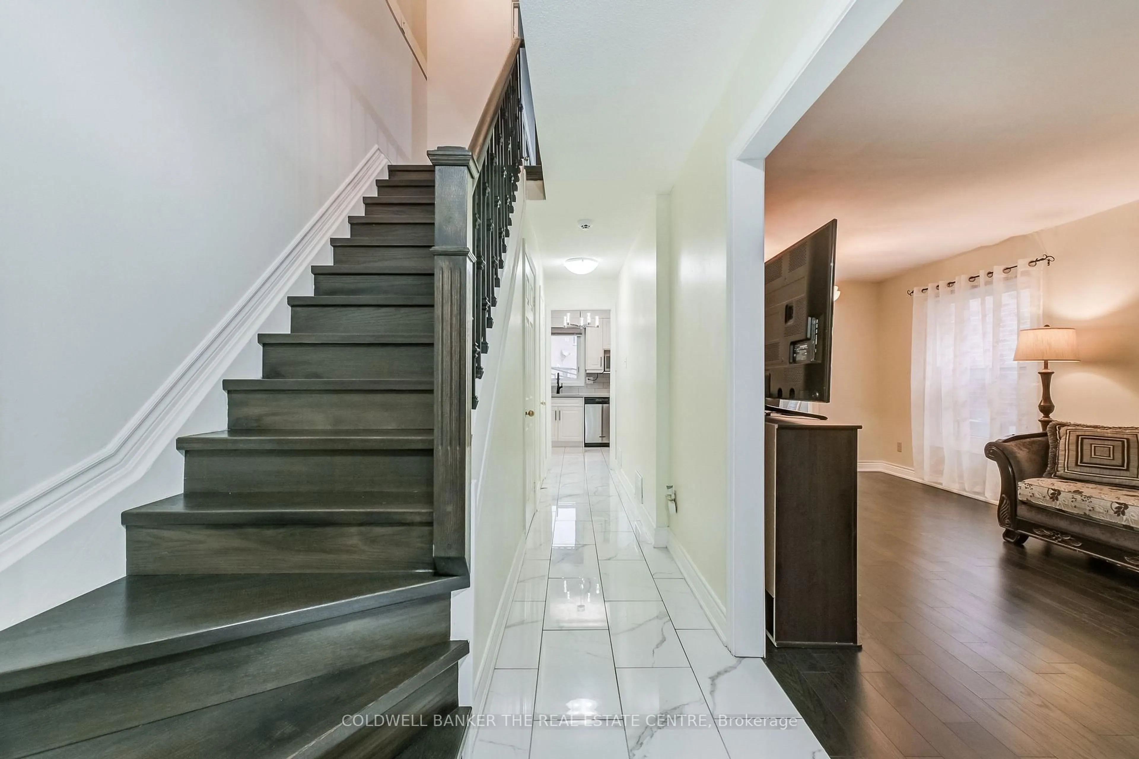 Indoor foyer for 78 Stanwell Dr, Brampton Ontario L6Z 3Z2