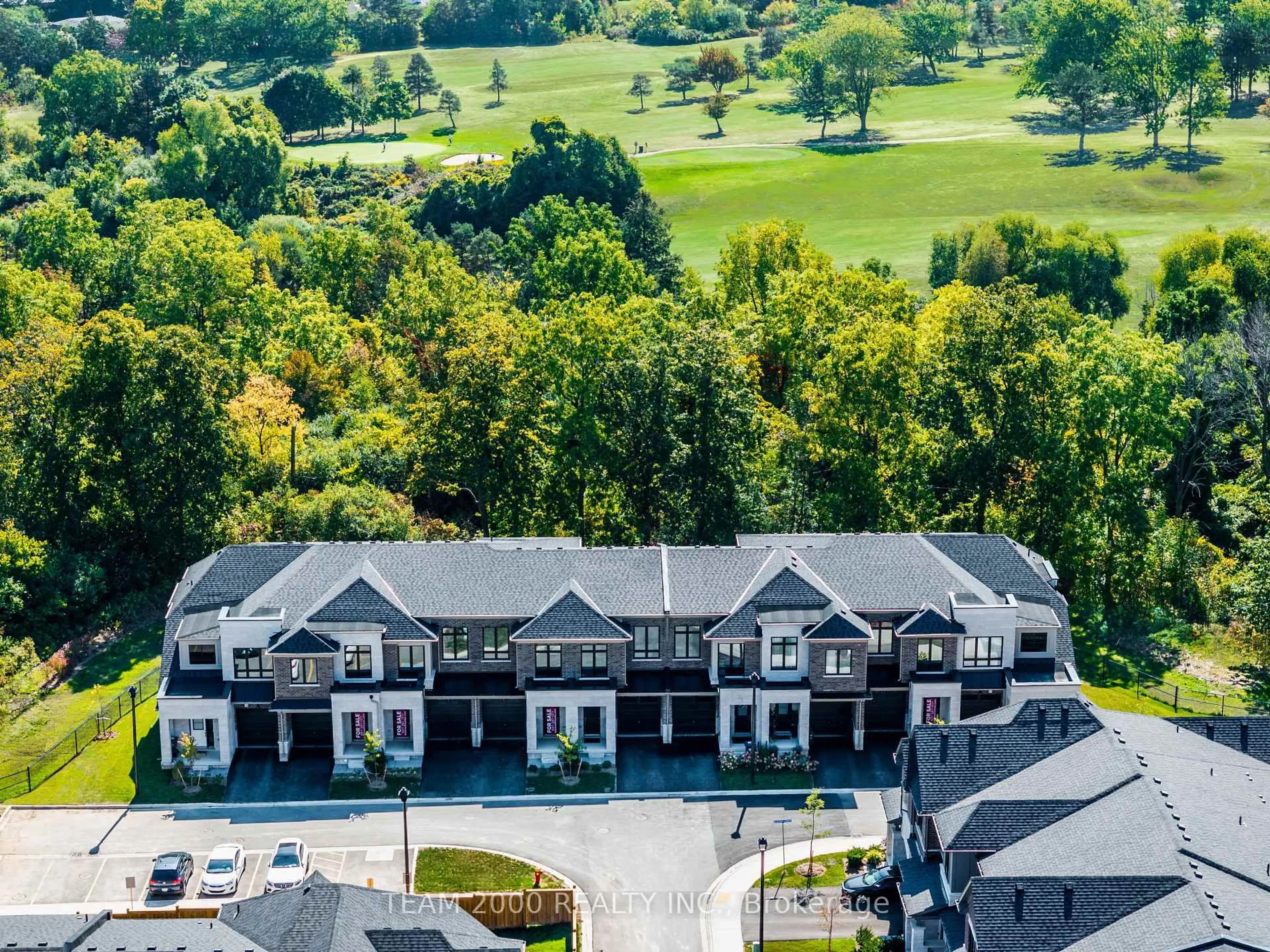 A pic from outside/outdoor area/front of a property/back of a property/a pic from drone, mountain view for 1382 Blueprint Common, Burlington Ontario L7P 0V8