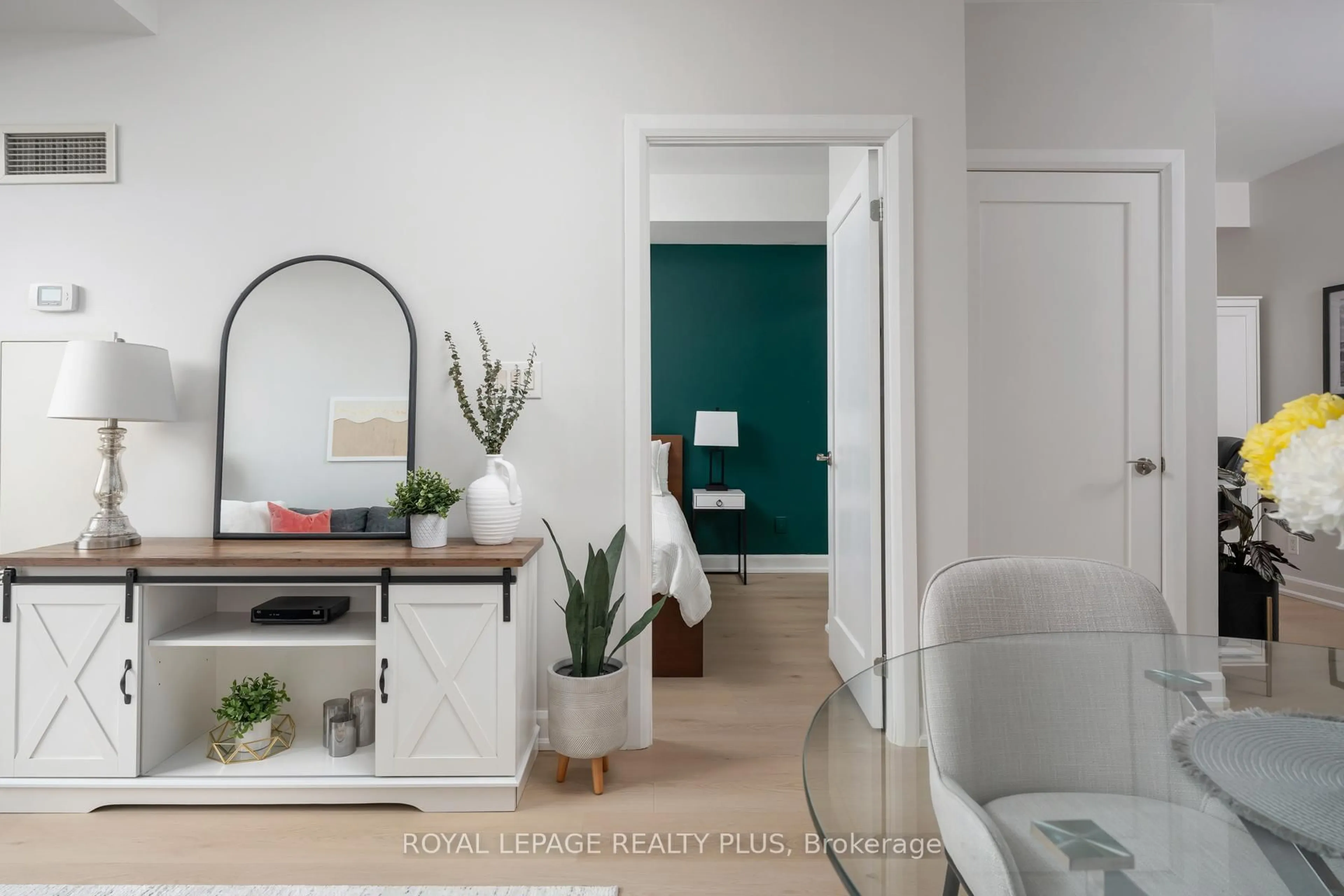 Contemporary bathroom, ceramic/tile floor for 3391 Bloor St #907, Toronto Ontario M8X 1G3