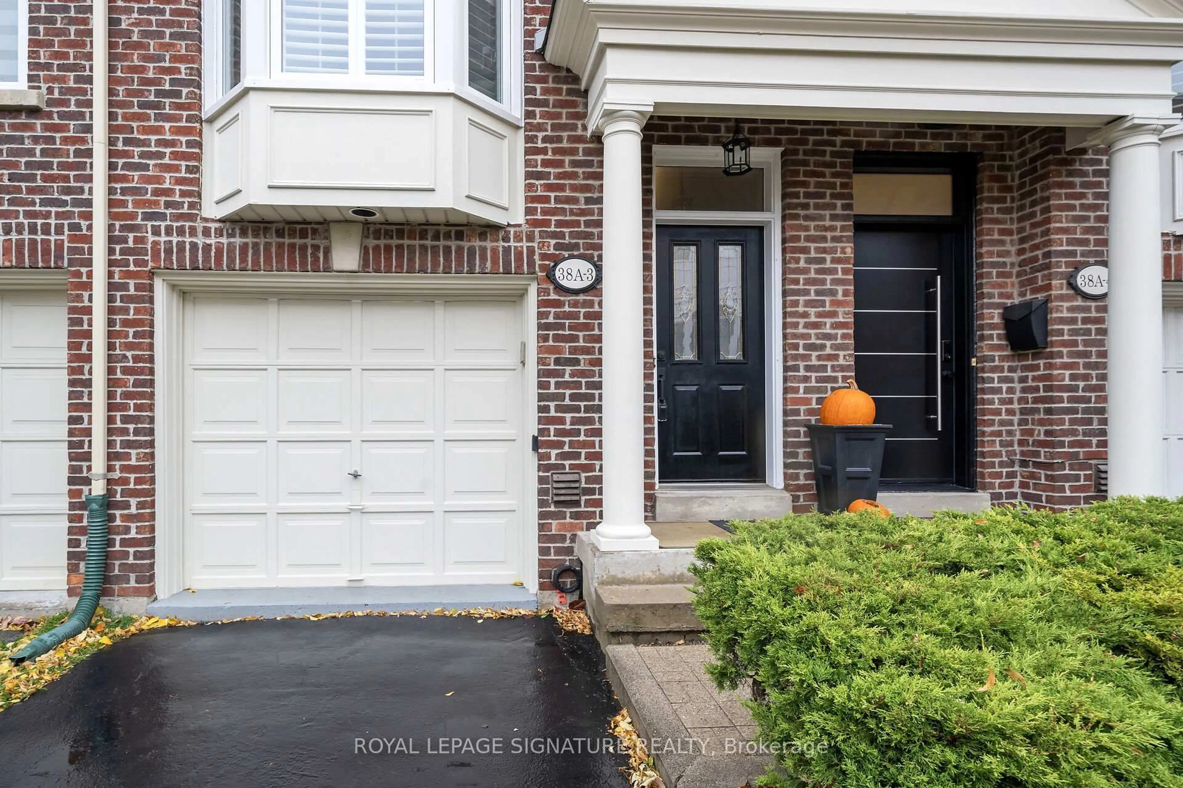 Unknown for 38A Mendota Rd #3, Toronto Ontario M8Y 1E8