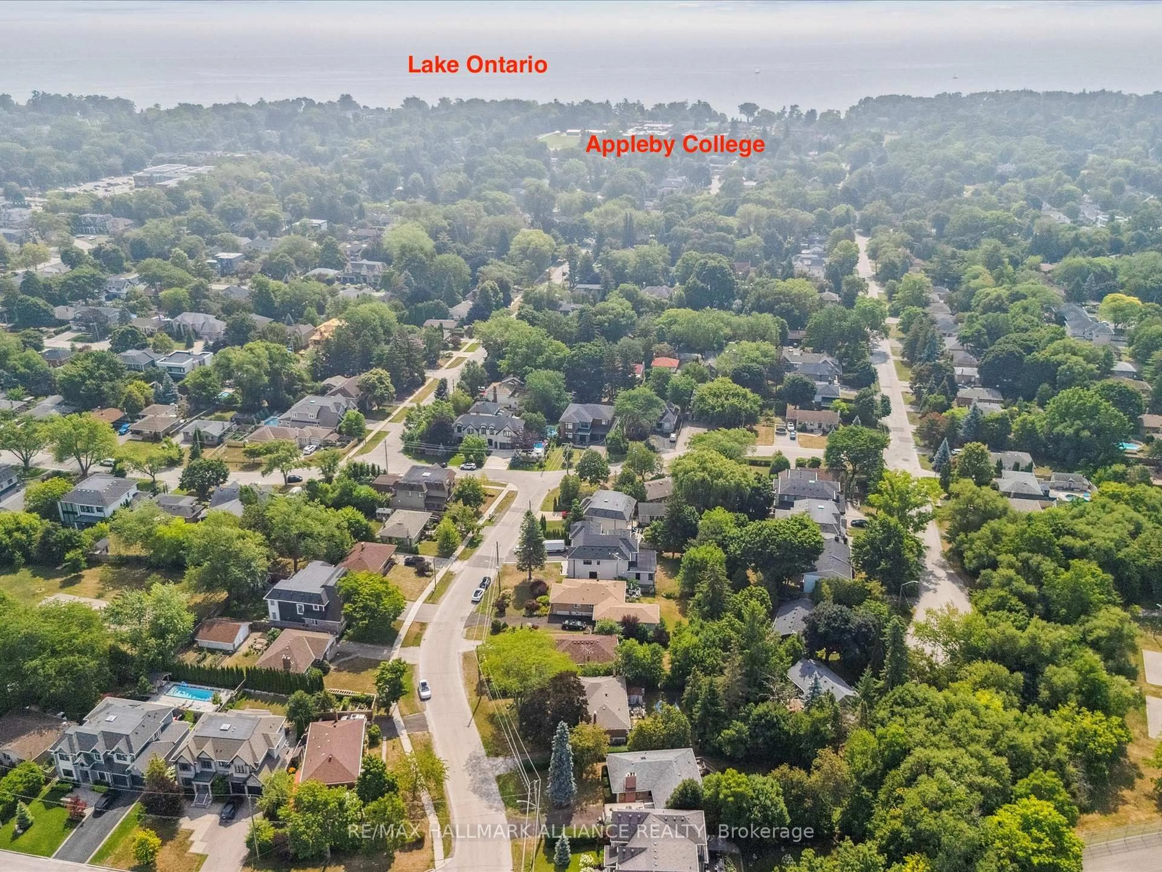 A pic from outside/outdoor area/front of a property/back of a property/a pic from drone, water/lake/river/ocean view for 300 Burton Rd, Oakville Ontario L6K 2K8
