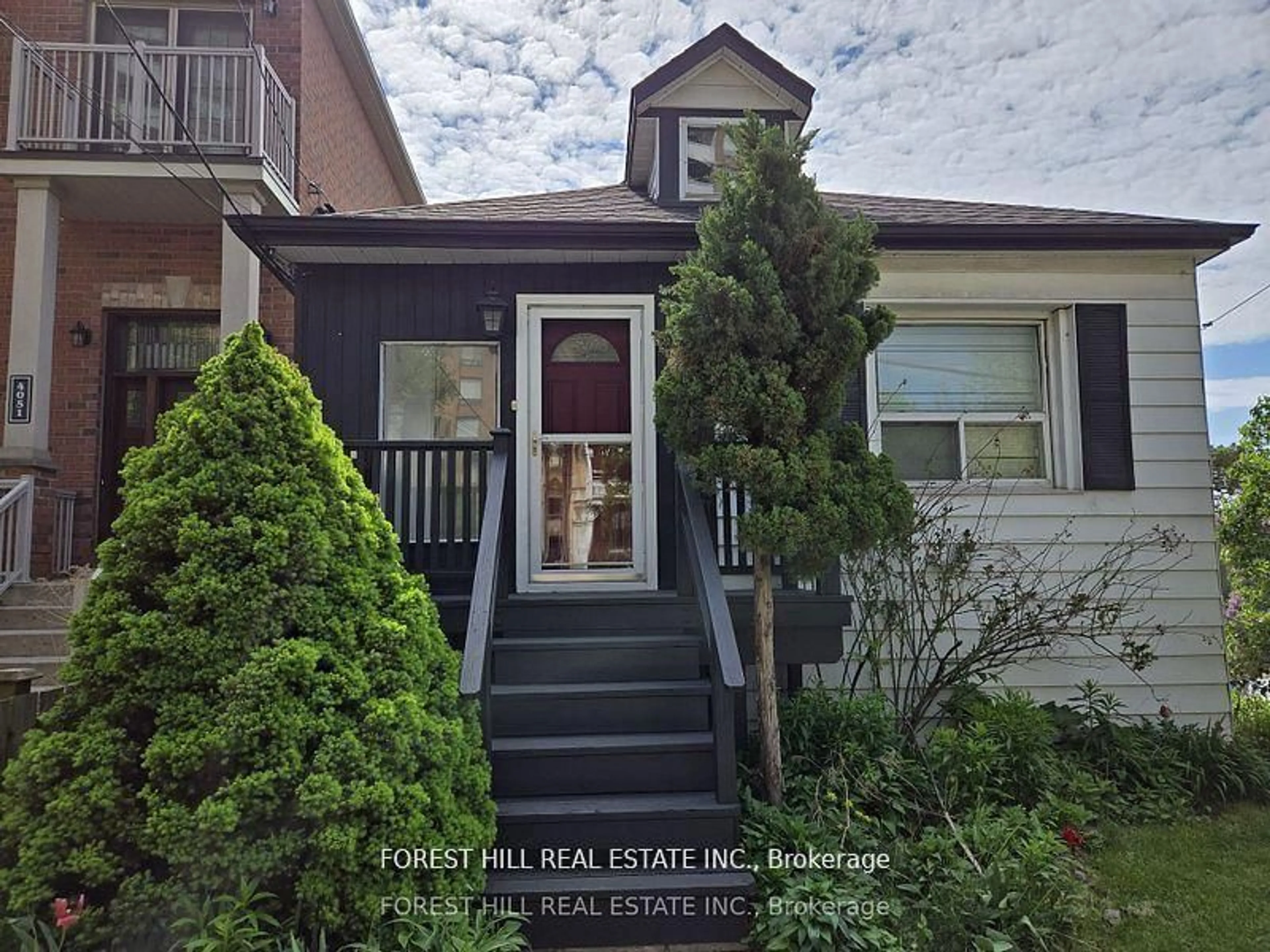 Unknown for 4053 Old Dundas St, Toronto Ontario M6S 2R5