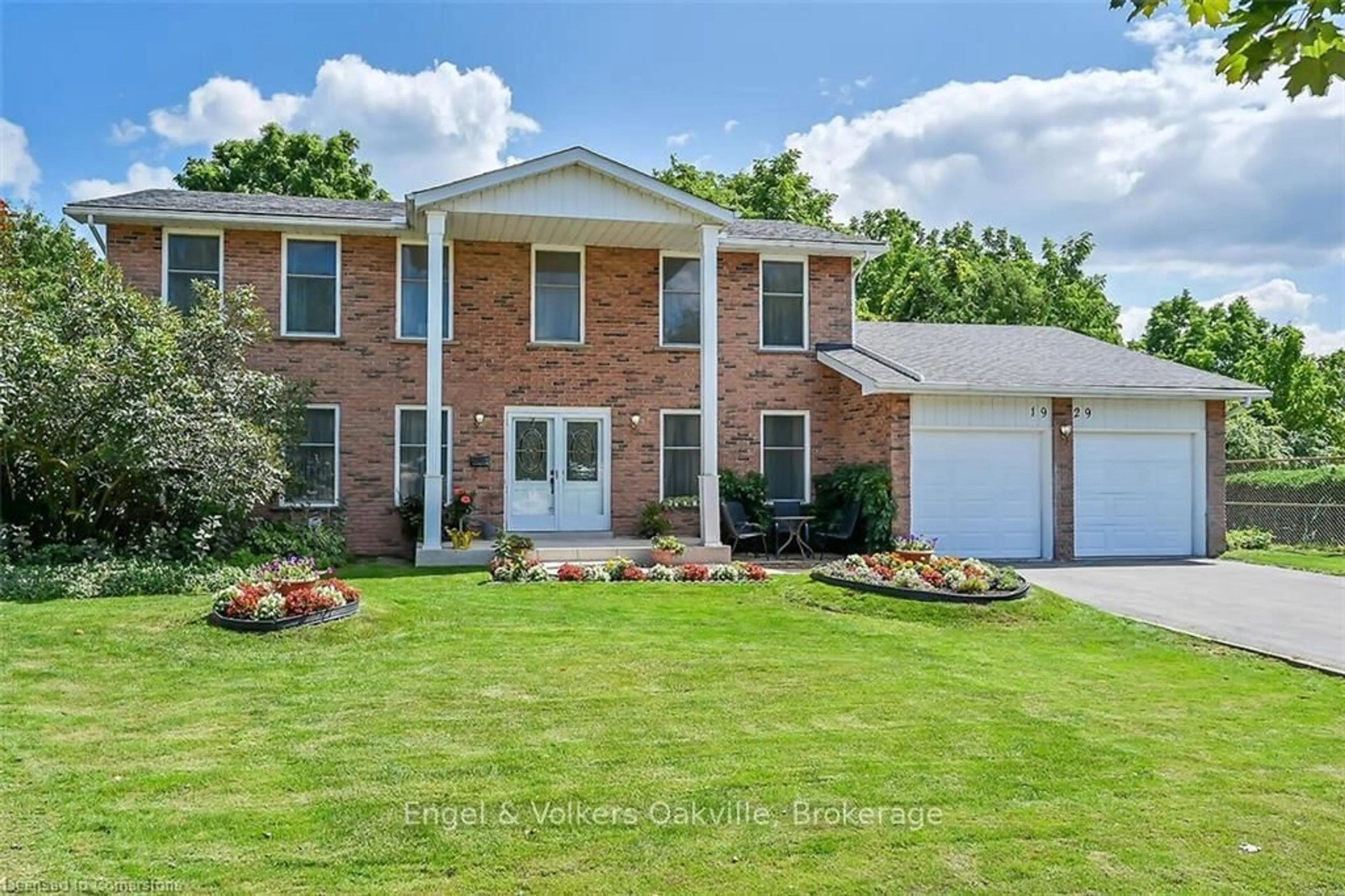 Home with brick exterior material, street for 1929 Fieldgate Dr, Burlington Ontario L7P 3H4