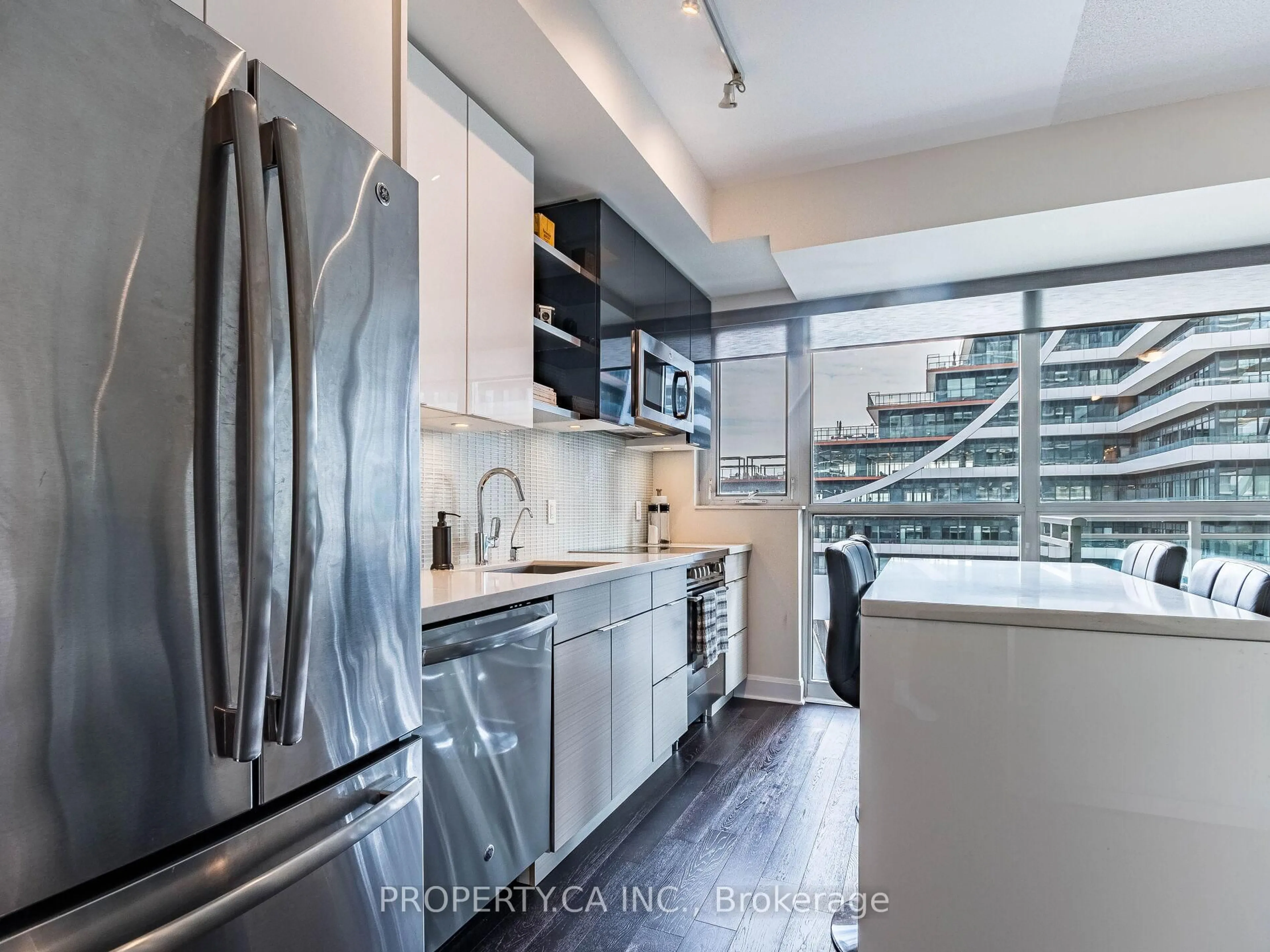 Contemporary kitchen, unknown for 33 Shore Breeze Dr #511, Toronto Ontario M8V 0G1