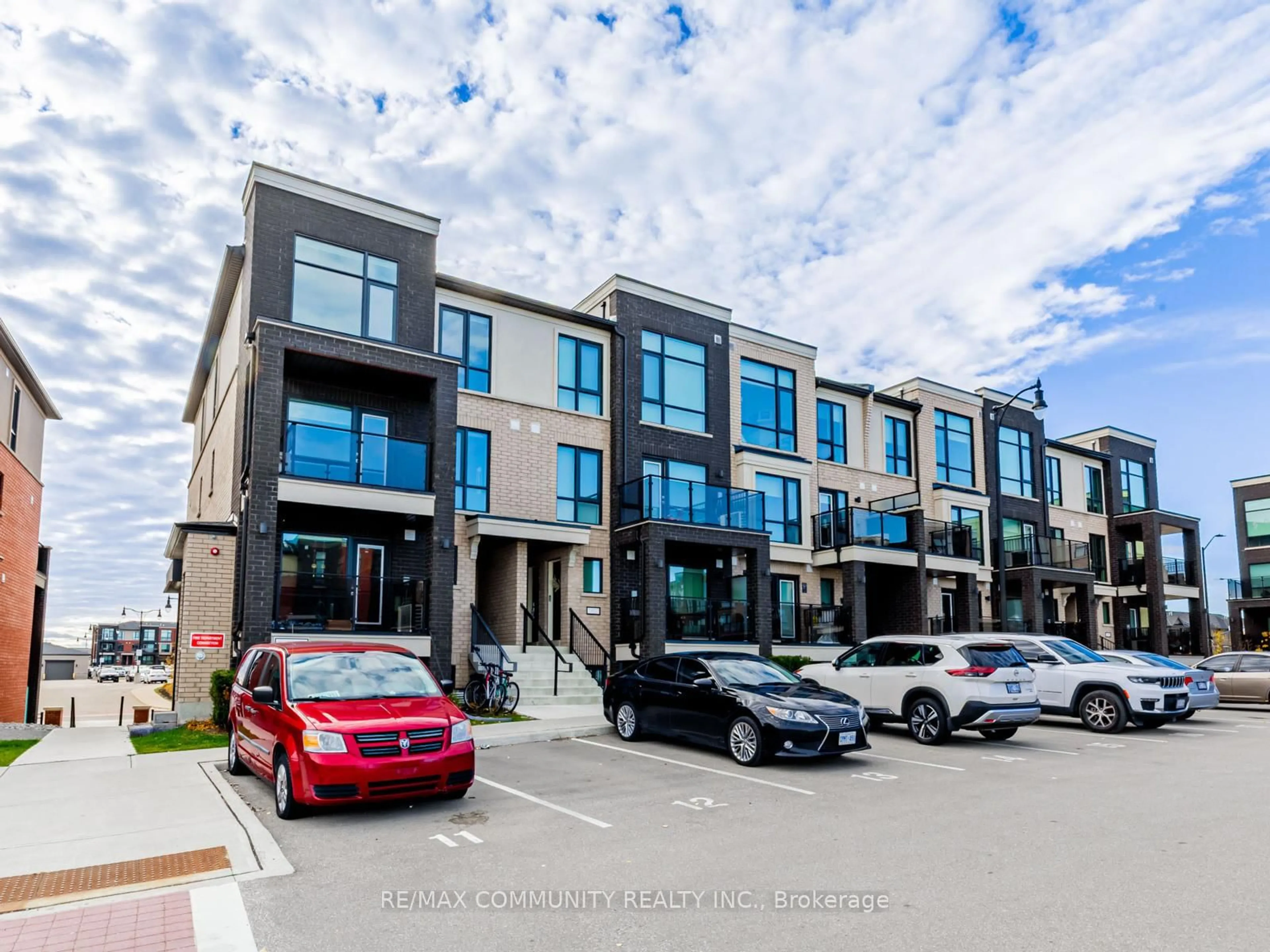 A pic from outside/outdoor area/front of a property/back of a property/a pic from drone, street for 175 Veterans Dr #3, Brampton Ontario L7A 5L2