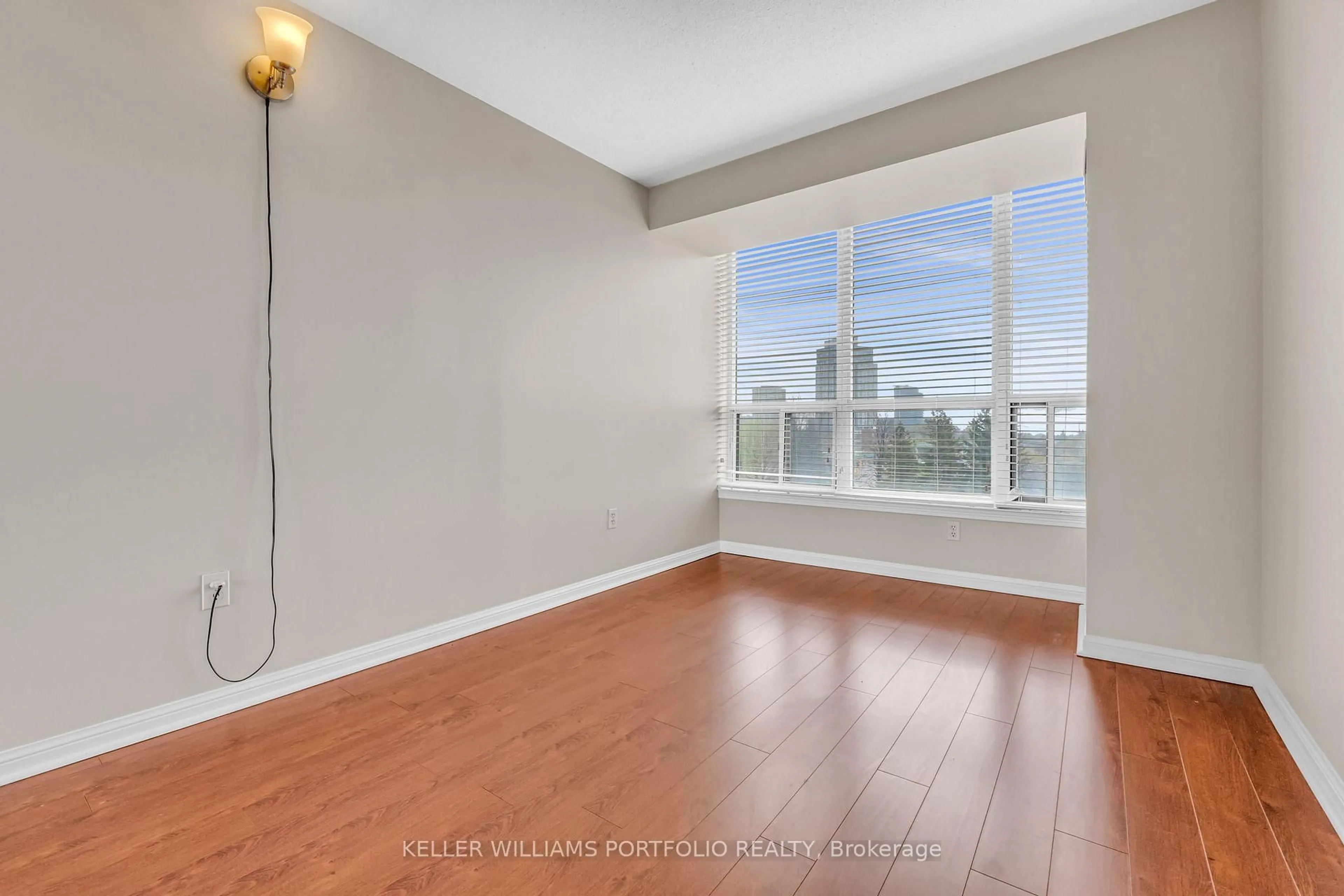 A pic of a room for 10 Laurelcrest St #501, Brampton Ontario L6S 5Y3