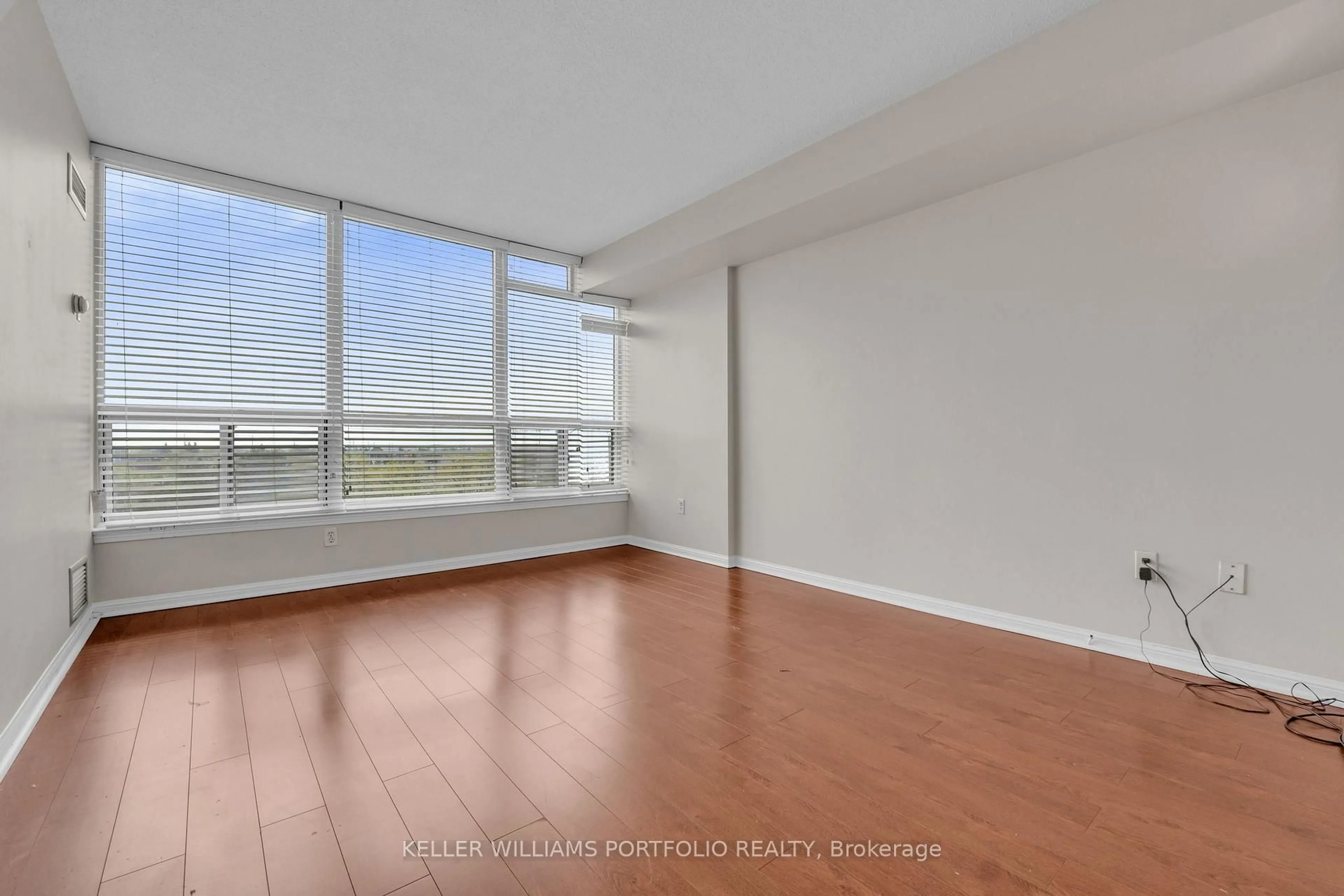 A pic of a room for 10 Laurelcrest St #501, Brampton Ontario L6S 5Y3