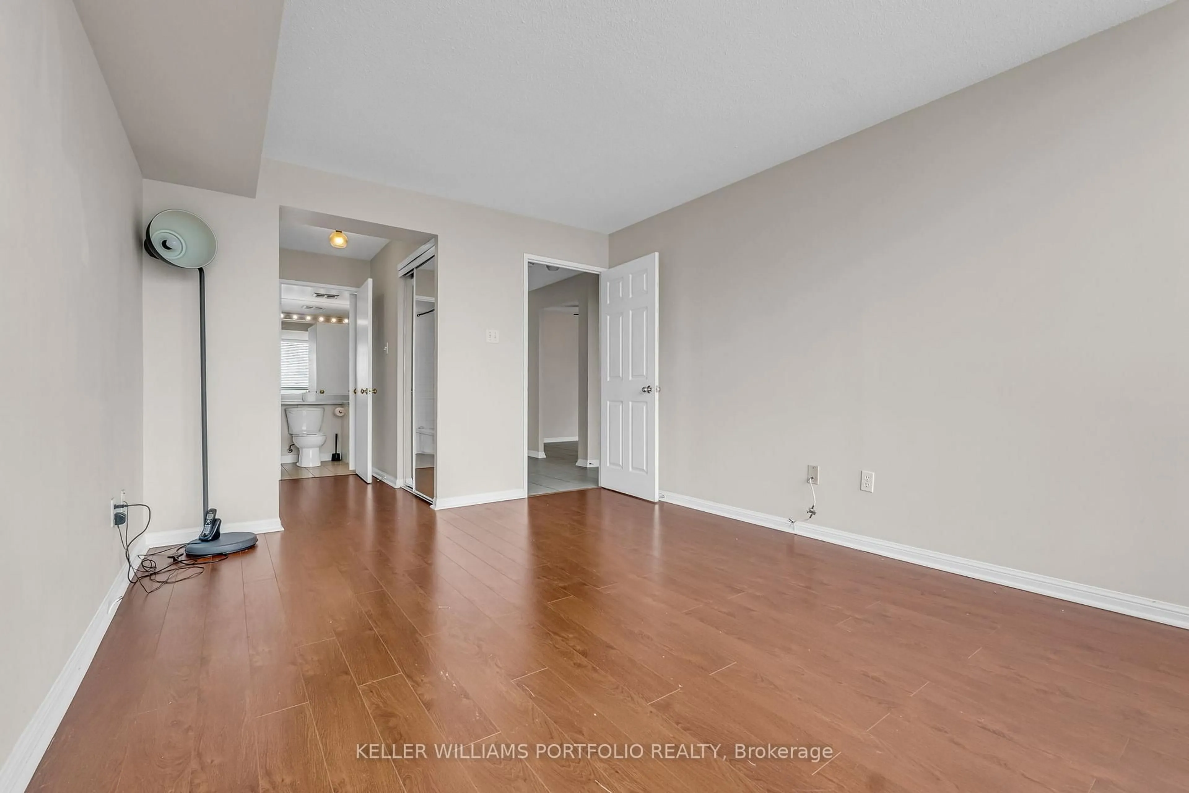 A pic of a room for 10 Laurelcrest St #501, Brampton Ontario L6S 5Y3