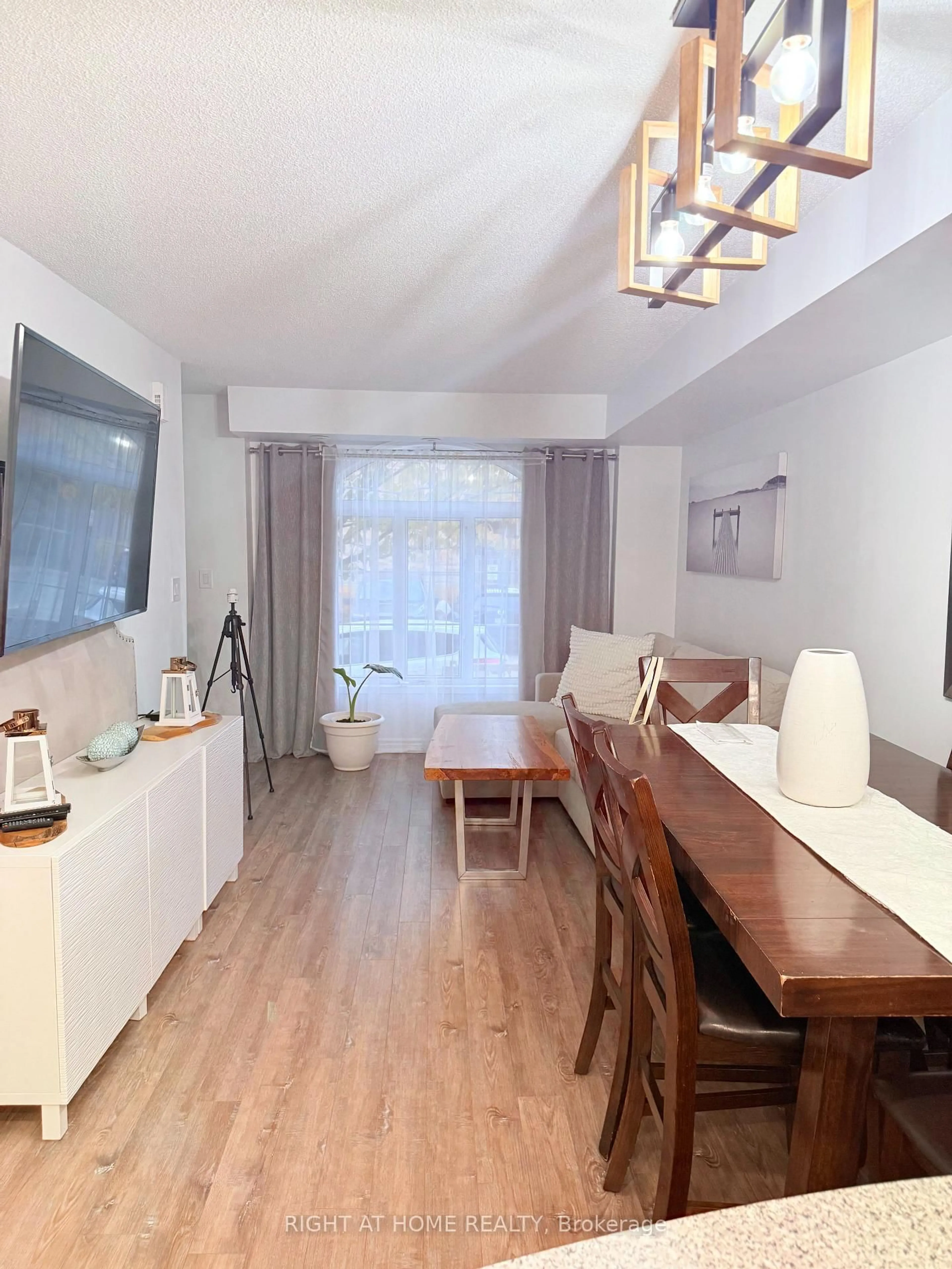 Unknown for 601 Shoreline Dr #162, Mississauga Ontario L5B 4K3