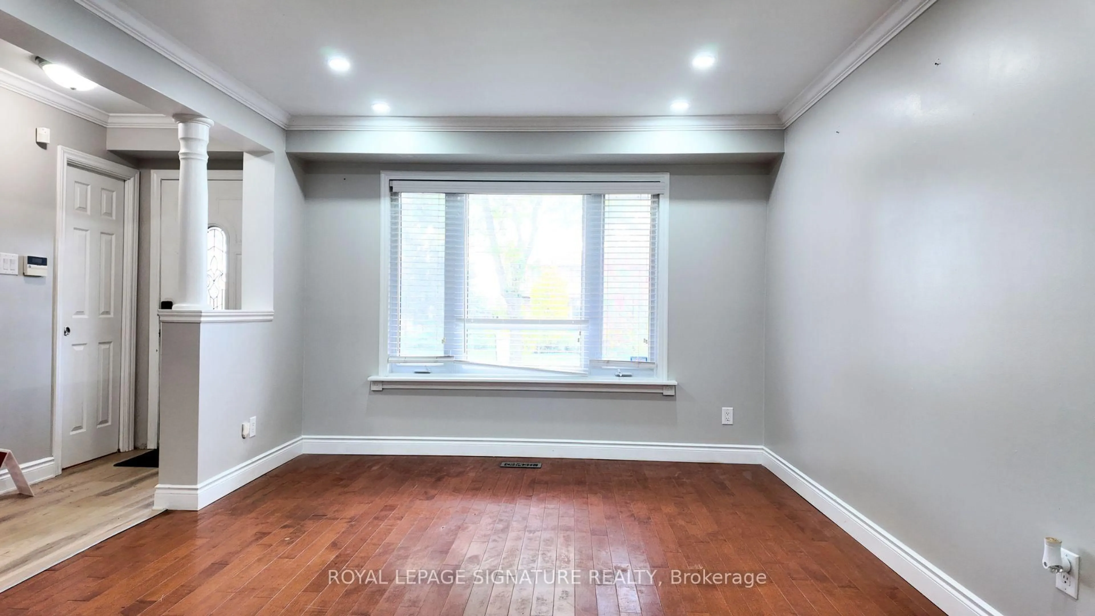 A pic of a room for 71 Mandarin Cres, Brampton Ontario L6S 2S2