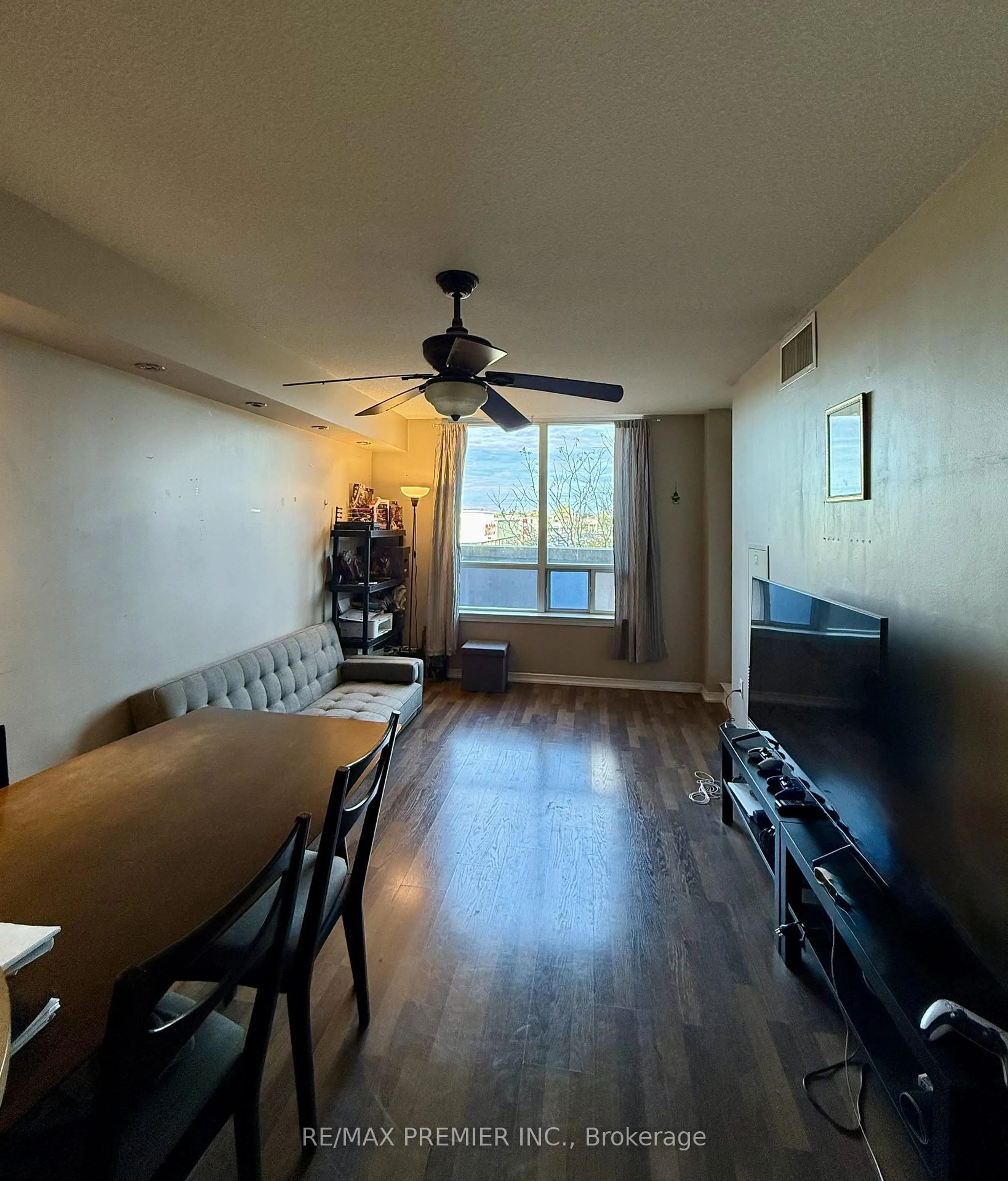 A pic of a room for 2772 Keele St #306, Toronto Ontario M3H 0A3