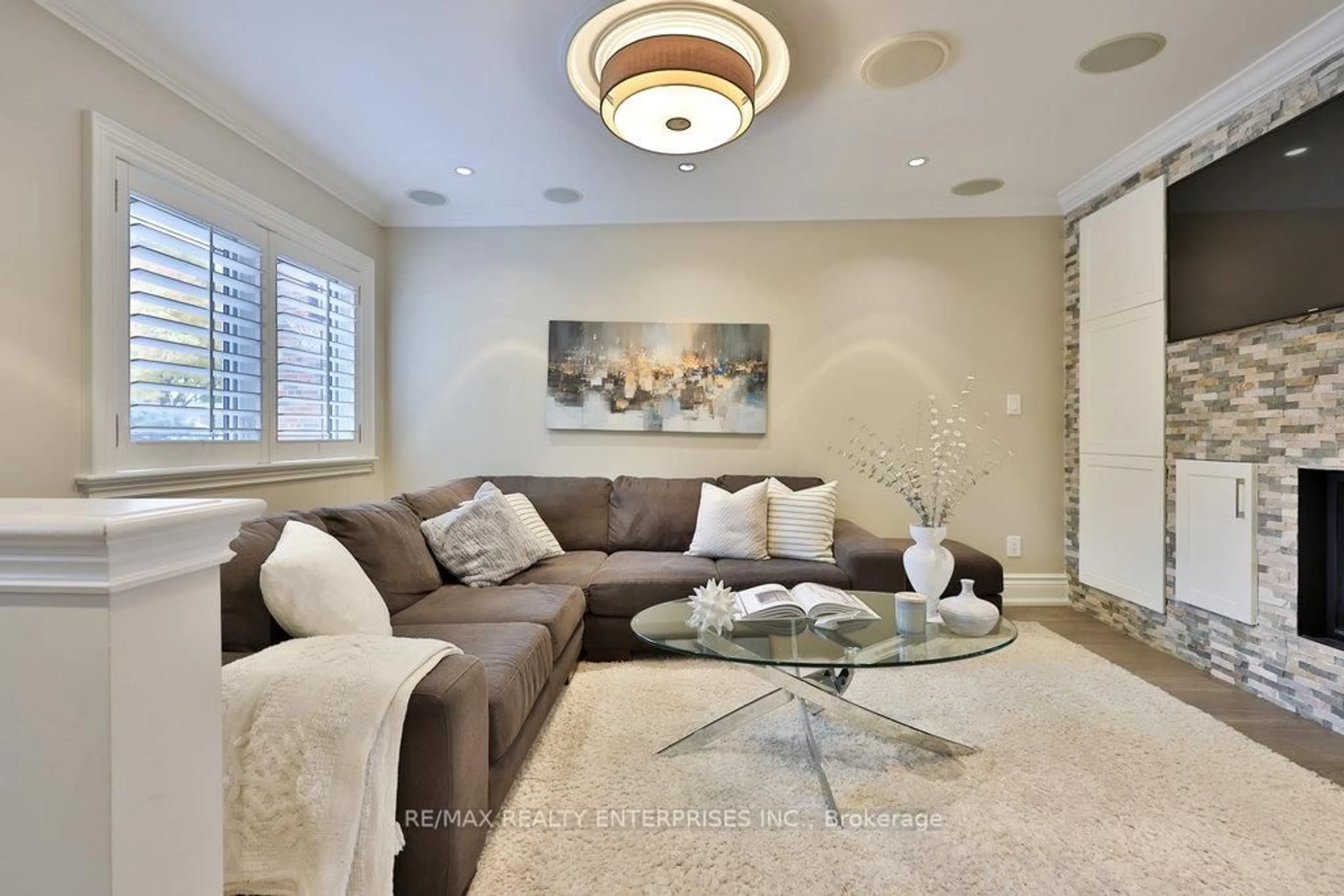 Living room with furniture, unknown for 11 Woodford Park Rd, Toronto Ontario M8Y 3E7