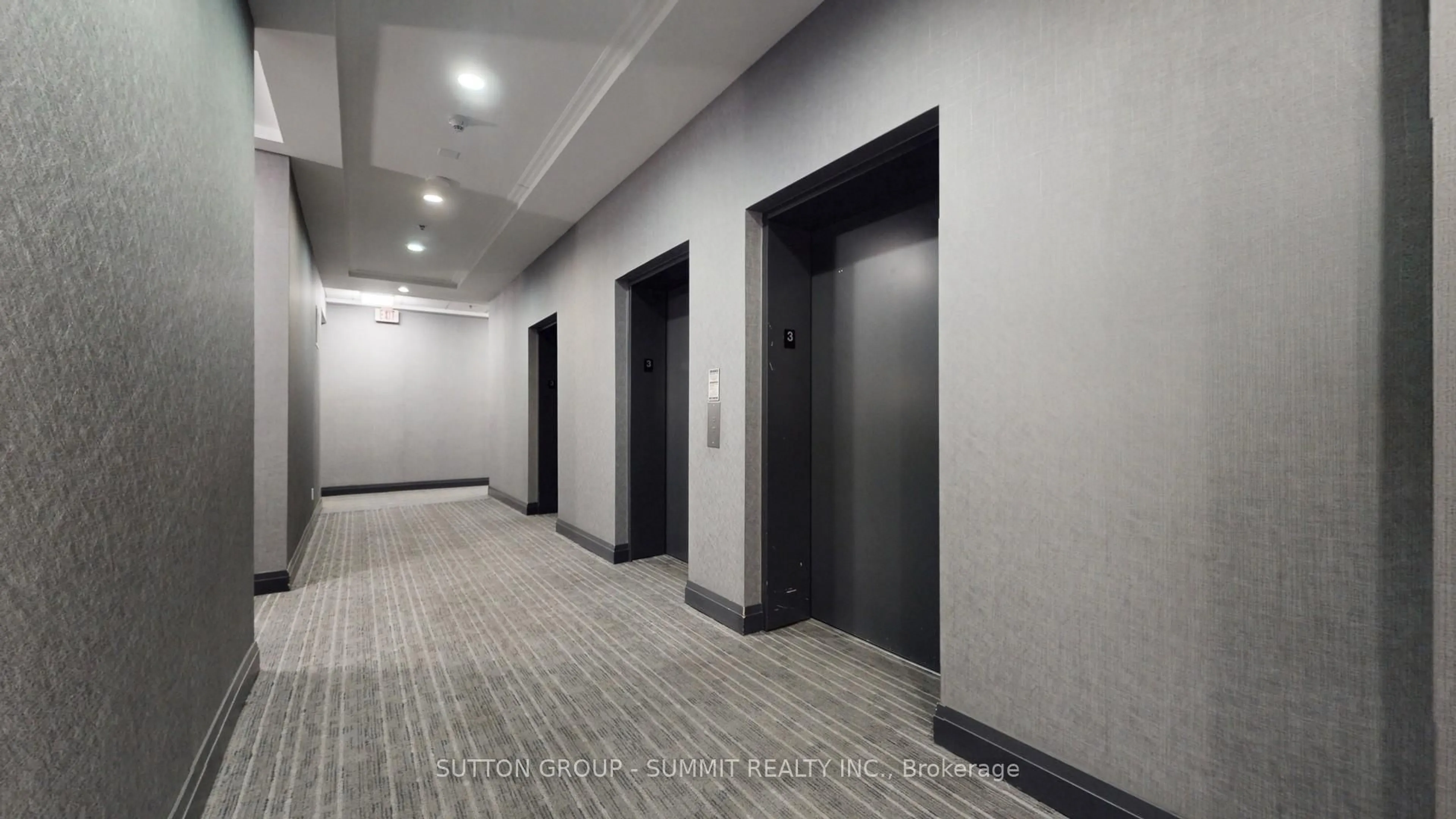 Indoor foyer for 55 Speers Rd #307, Oakville Ontario L6K 0H9