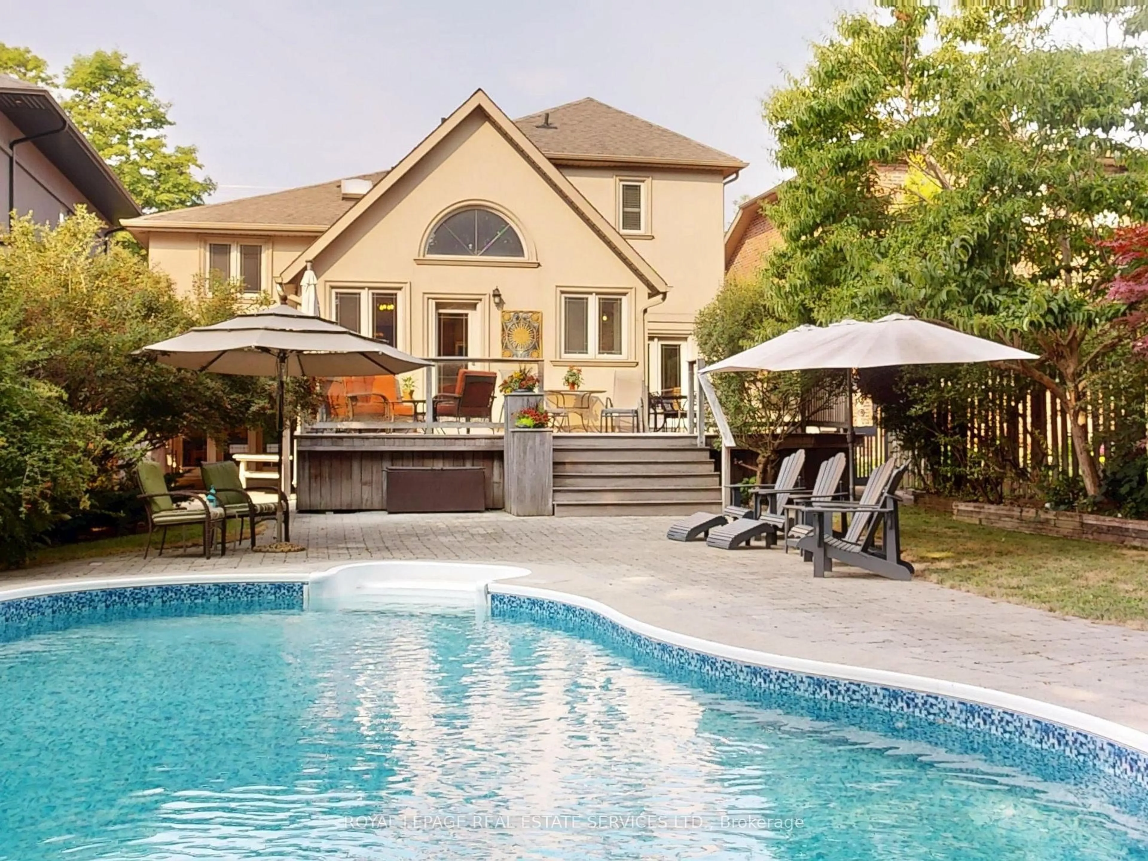 Pool for 105 Botfield Ave, Toronto Ontario M9B 4E6