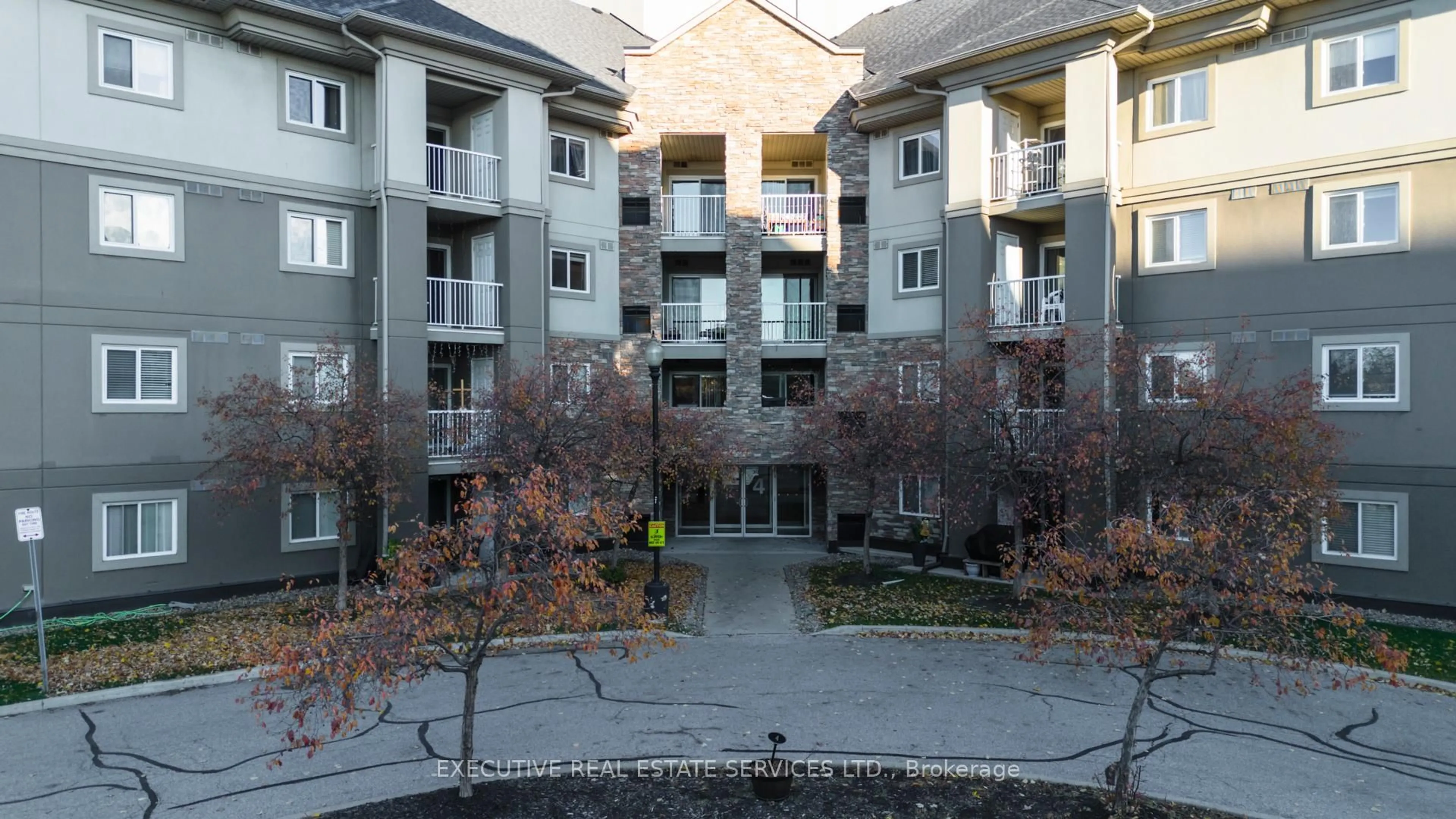 Patio, unknown for 4 Dayspring Circ ##203, Brampton Ontario L6P 2Z5