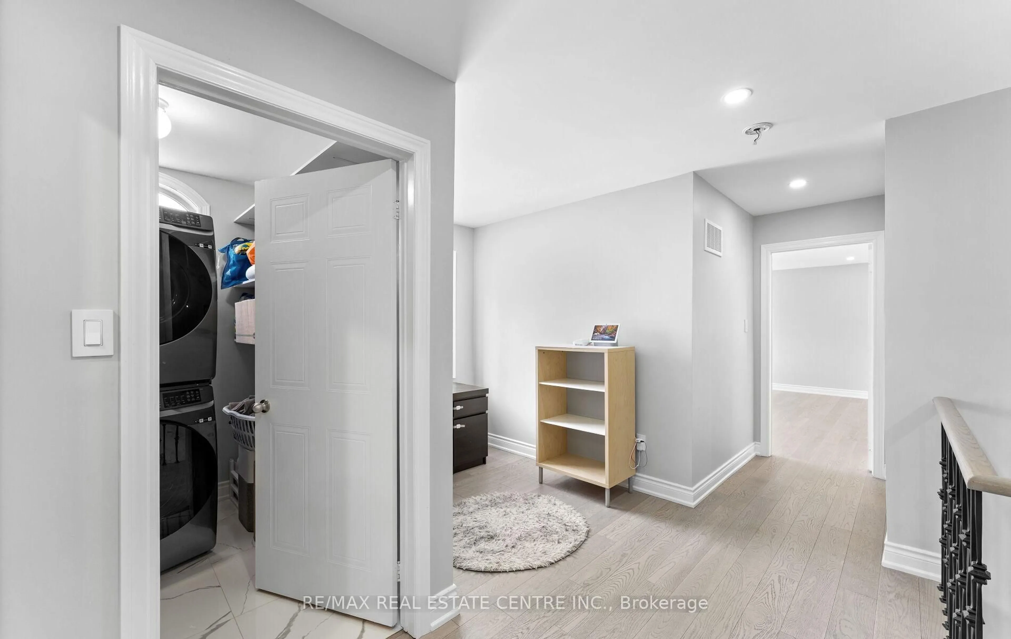 Unknown for 32 Viewcrest Circ #32, Toronto Ontario M9W 7G5