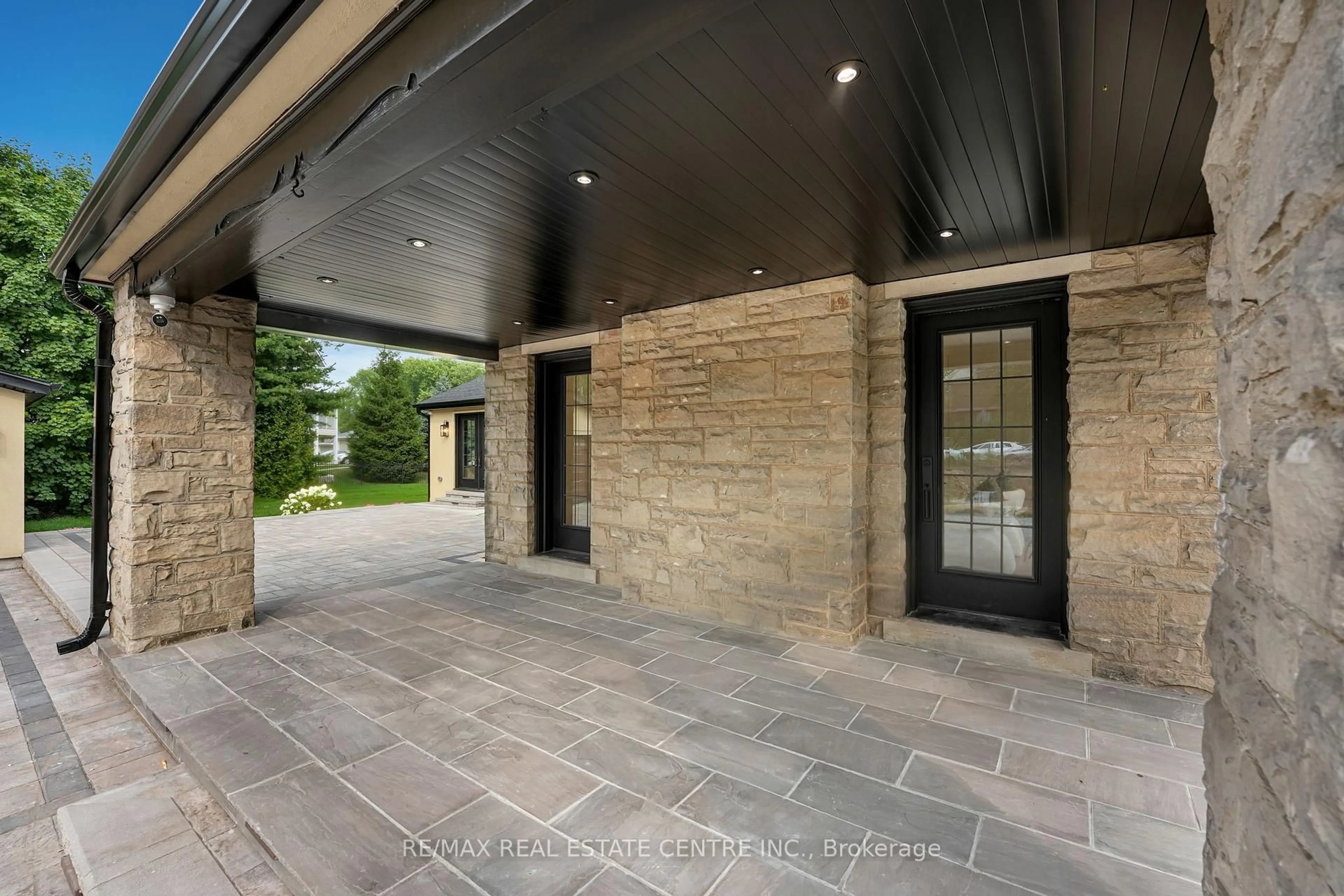 Unknown for 977 Unsworth Ave, Burlington Ontario L7T 1R2