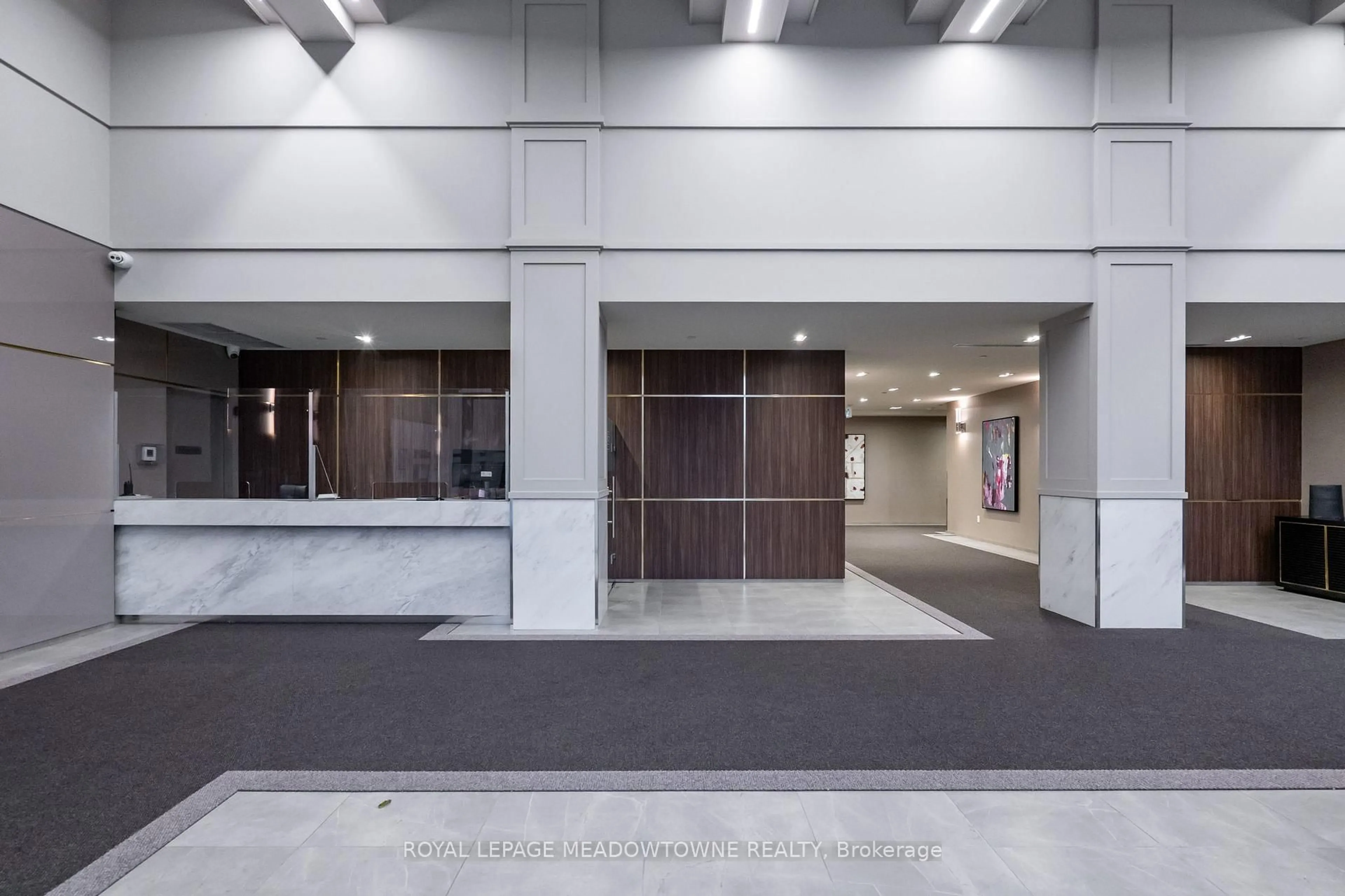 Indoor foyer for 4085 Parkside Village Dr #704, Mississauga Ontario L5B 0K9