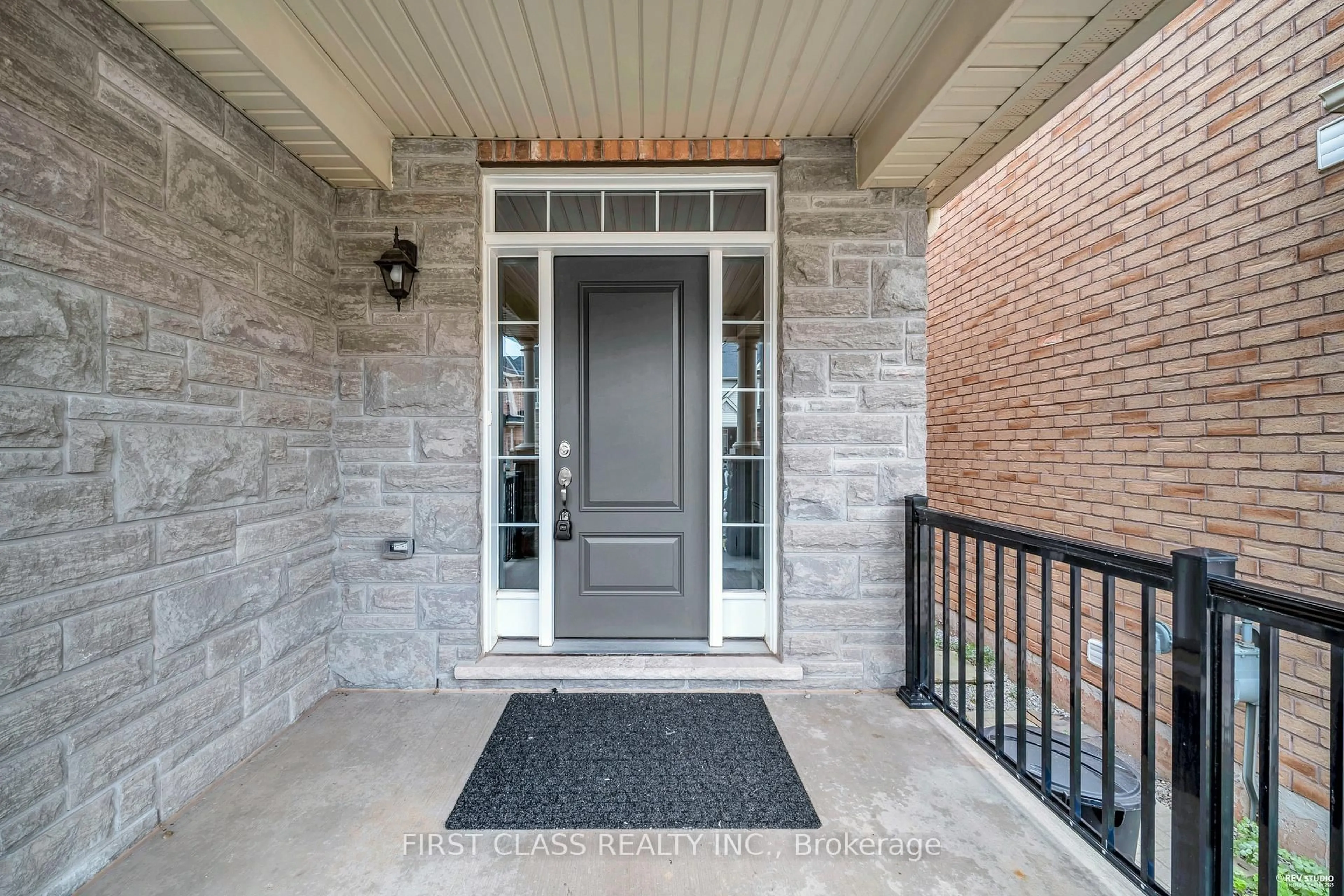 Indoor entryway for 845 Miltonbrook Cres, Milton Ontario L9T 8N2